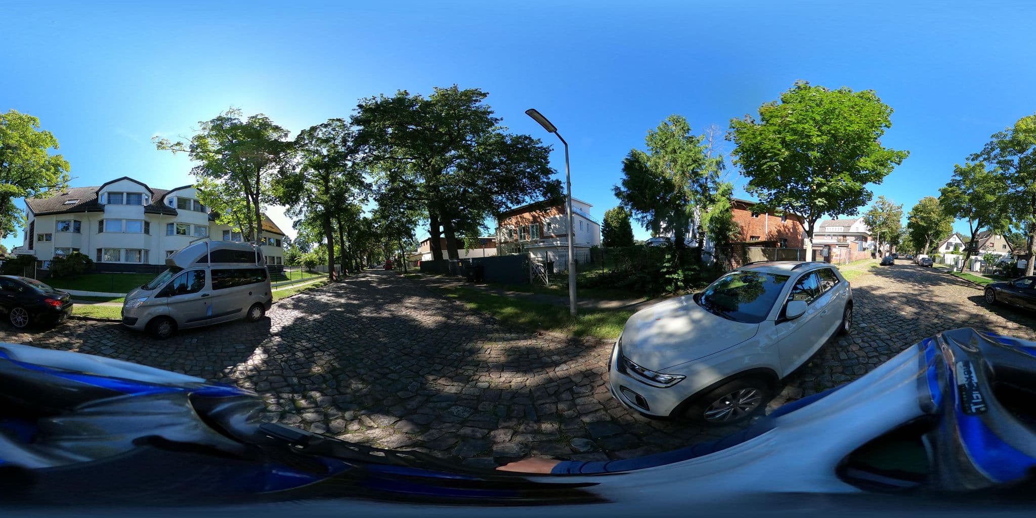 Street view near Hotel Havel Lodge, Konradshöhe — © eserte (CC BY-SA · Mapillary)