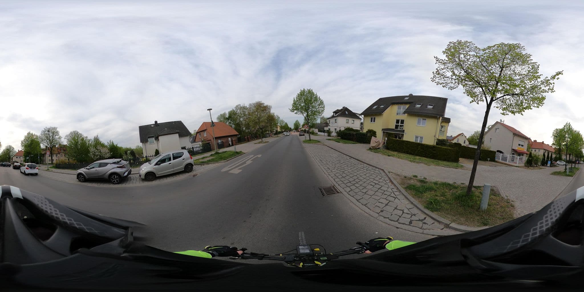 Street view near Herbst Ralf, Staaken — © stefanhrt (CC BY-SA · Mapillary)