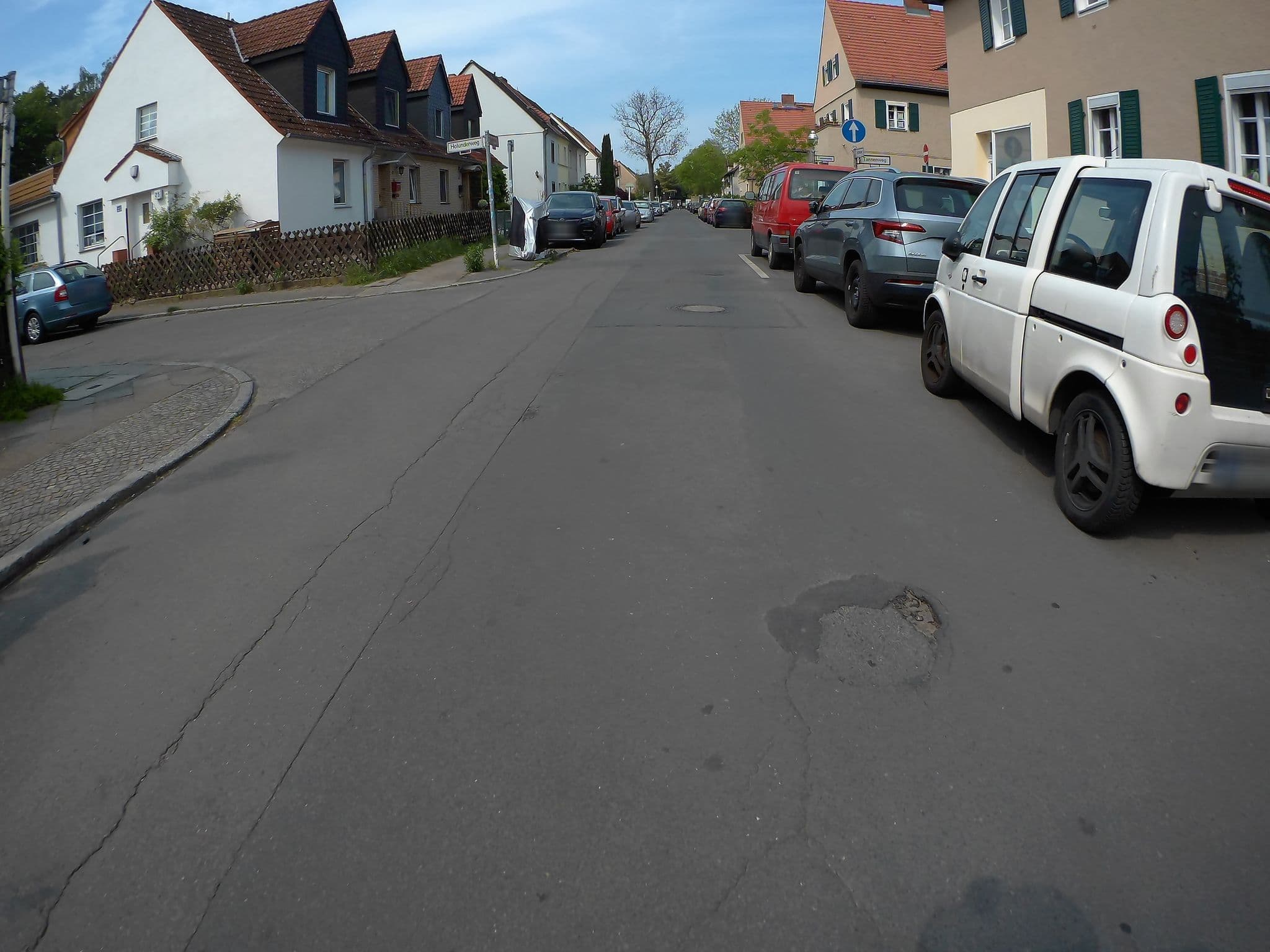 Street view near Hotel Waldschänke Spandau, Hakenfelde — © floete (CC BY-SA · Mapillary)