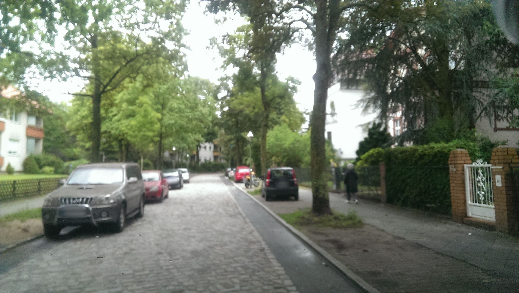 Street view near Lilienthalschlösschen, Lichterfelde — © bufonto (CC BY-SA · Mapillary)