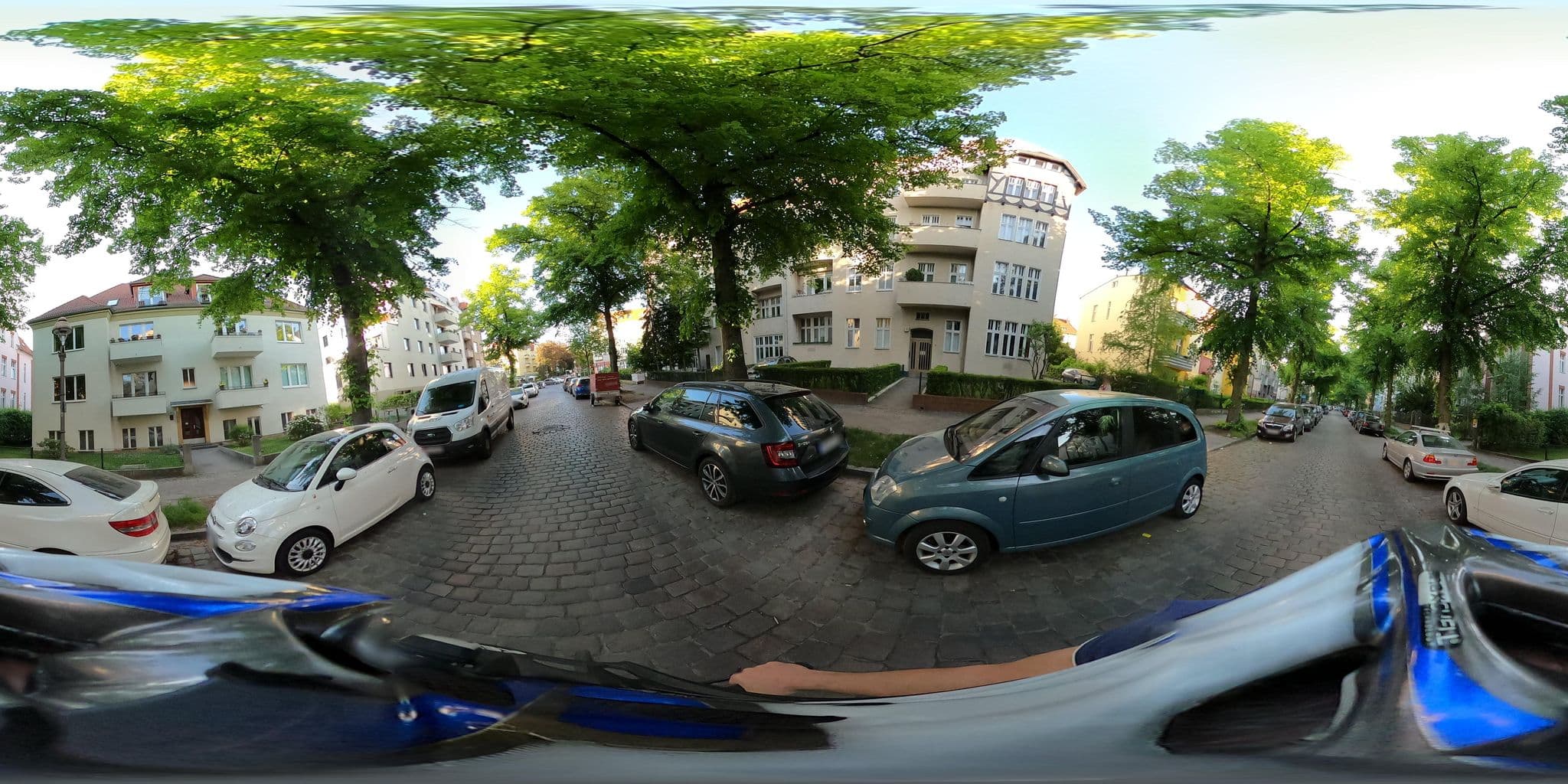 Street view near Apartments Dahlie & Nelke, Lichterfelde — © eserte (CC BY-SA · Mapillary)