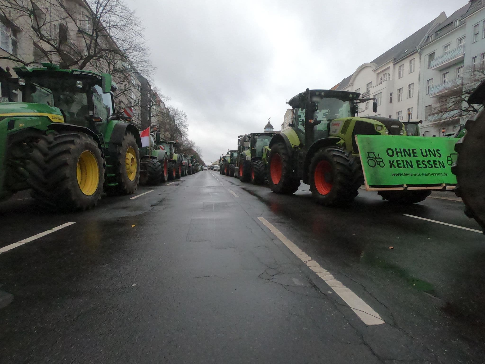 Street view near jugendhotel, Charlottenburg — © carlheinz (CC BY-SA · Mapillary)
