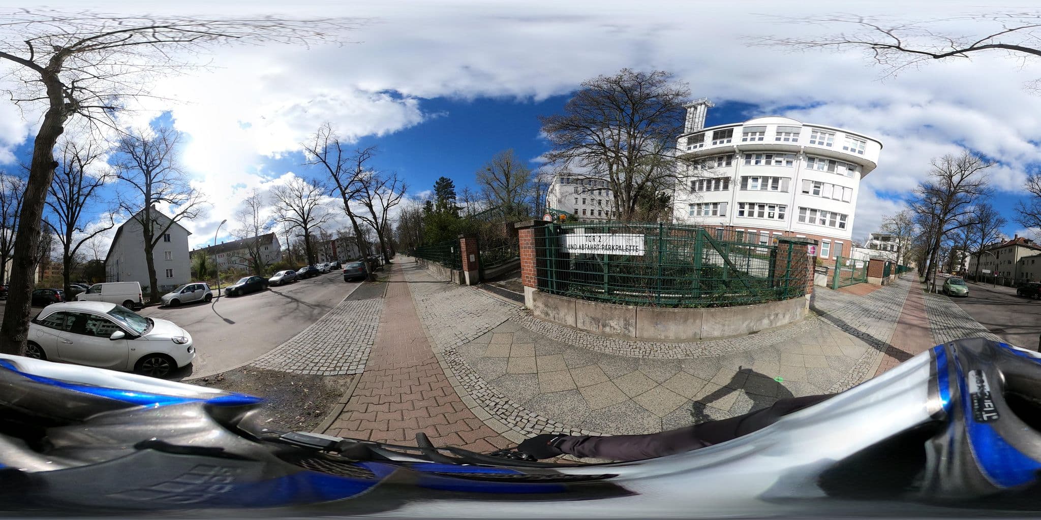 Street view near Kudowa Jugendherberge :D, Halensee — © eserte (CC BY-SA · Mapillary)