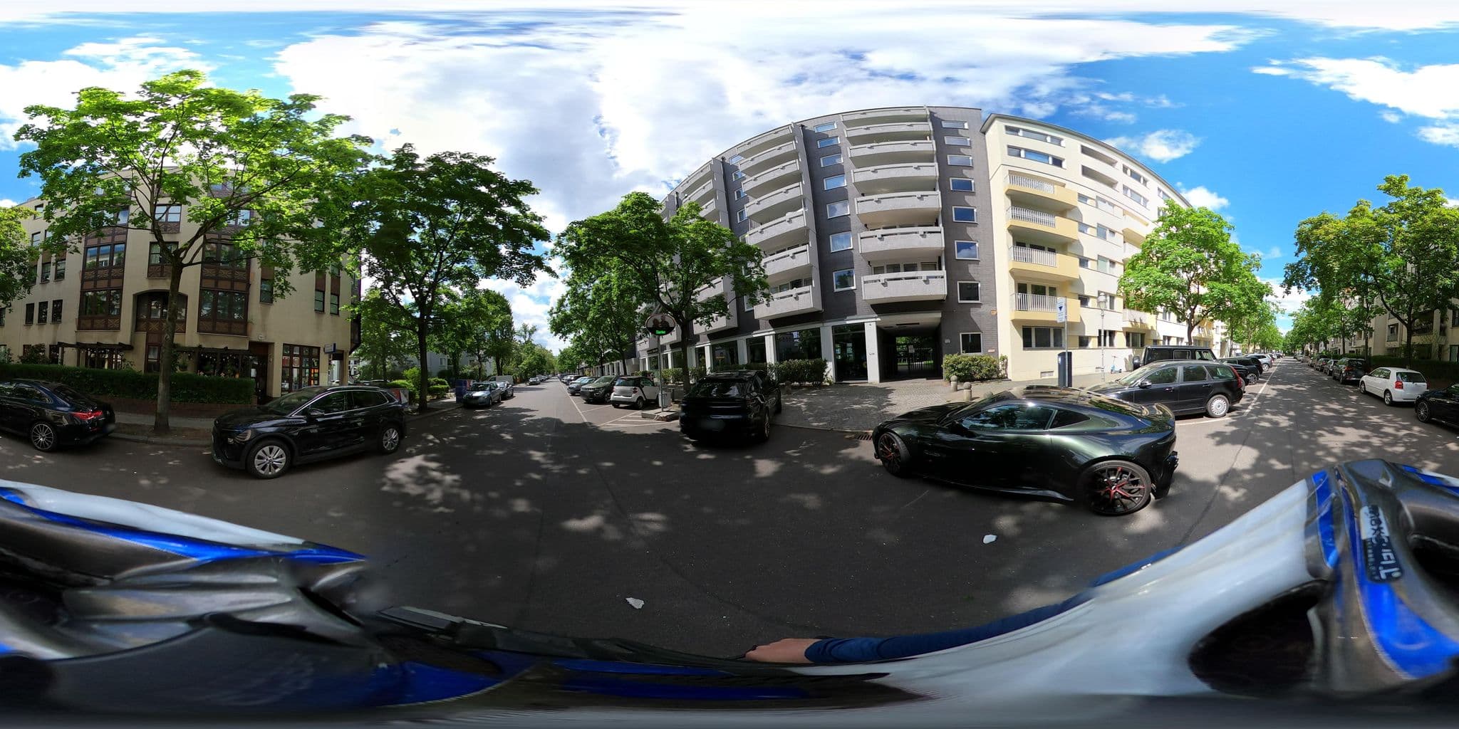 Street view near Apart-West, Halensee — © eserte (CC BY-SA · Mapillary)