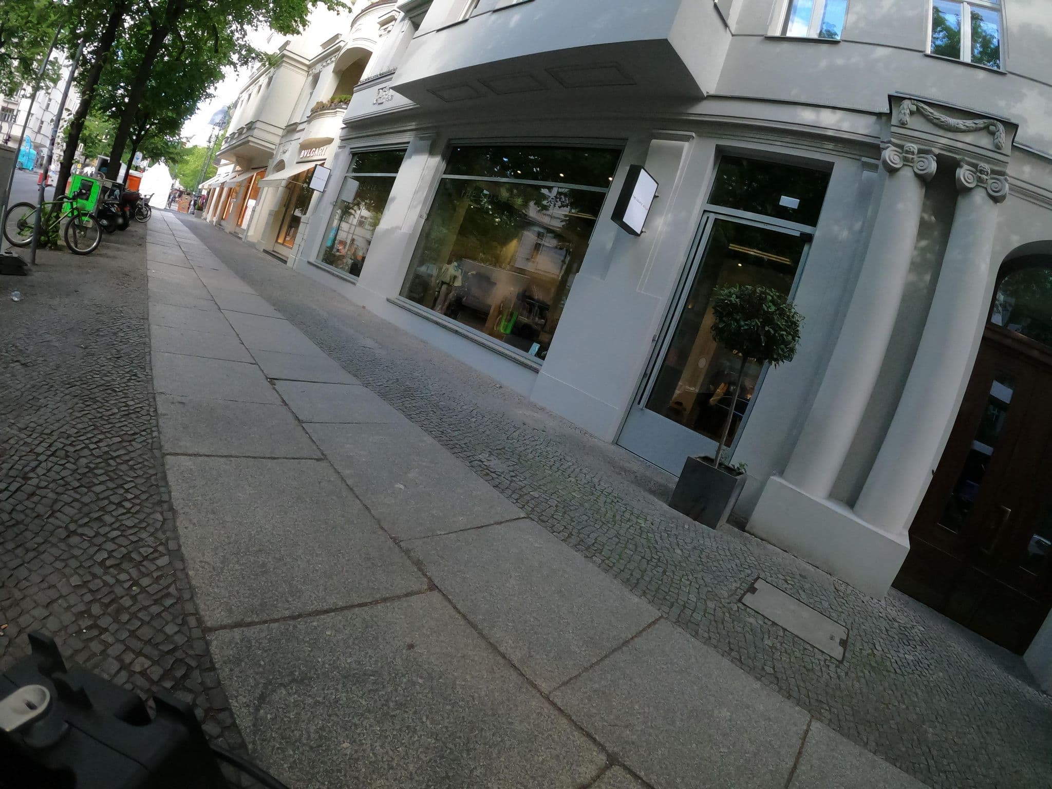 Street view near Hotel Bogotá, Halensee — © macsico (CC BY-SA · Mapillary)
