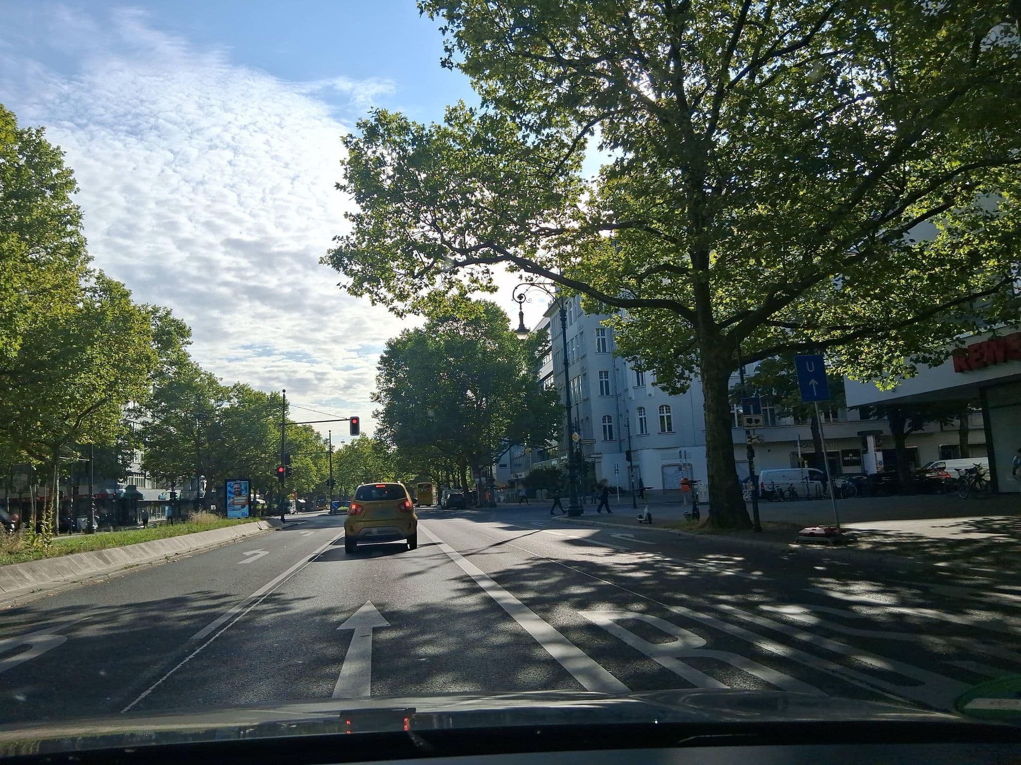 Street view near RS Apartments, Halensee — © DBSEV_SBB (CC BY-SA · Mapillary)