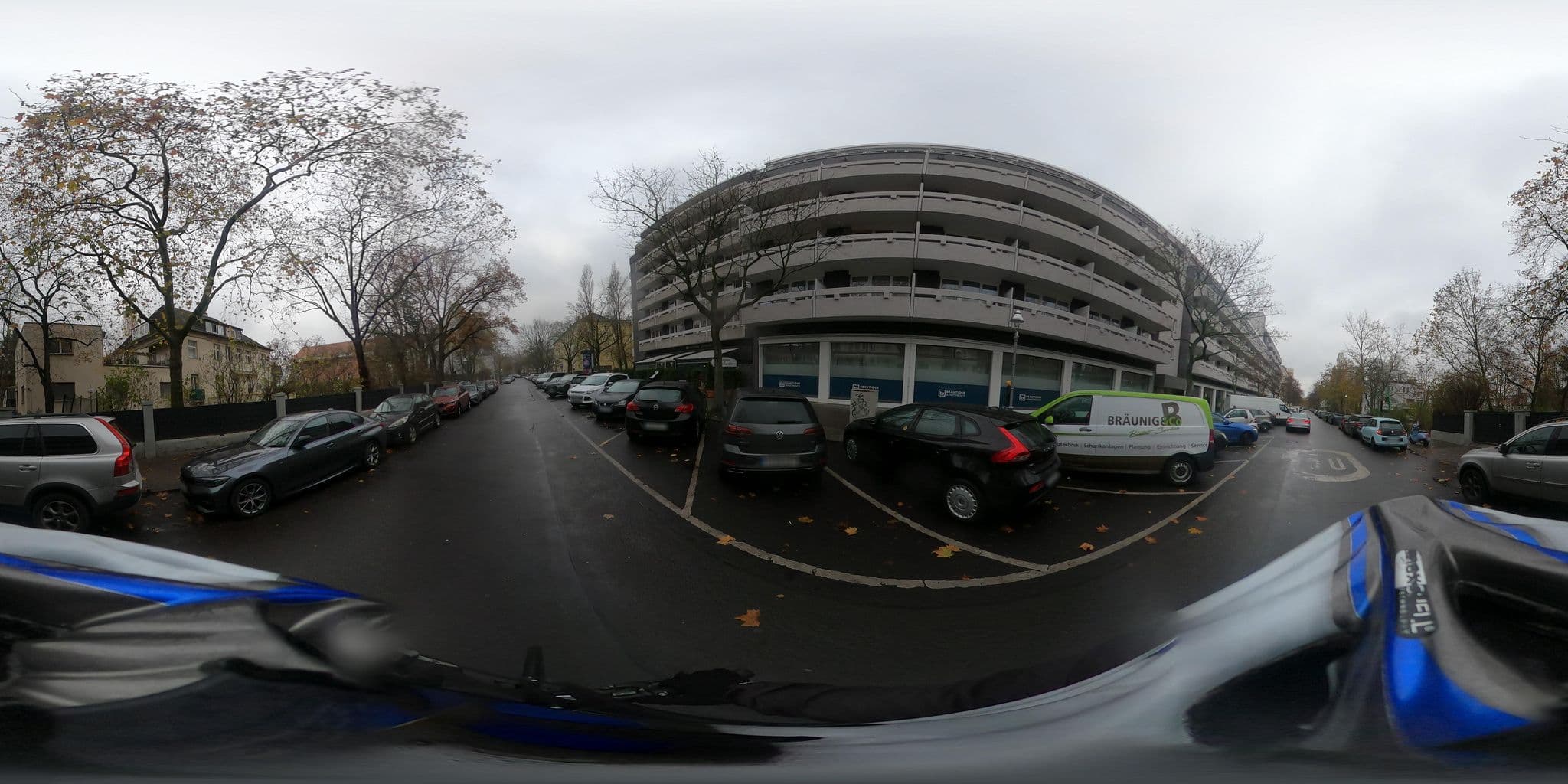 Street view near Apartmenthaus Berlin Holiday, Halensee — © eserte (CC BY-SA · Mapillary)