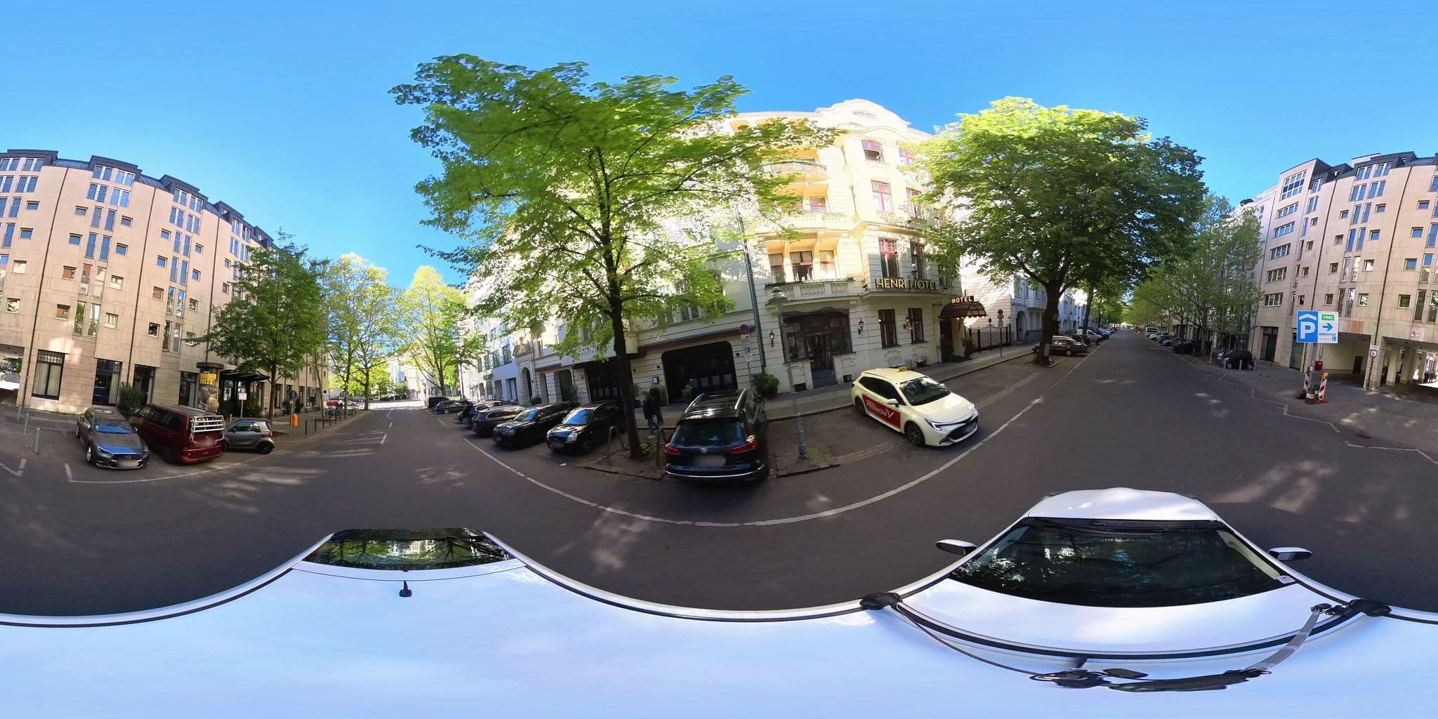 Street view near Henri Hotel, Schöneberg — © osmplus_org (CC BY-SA · Mapillary)