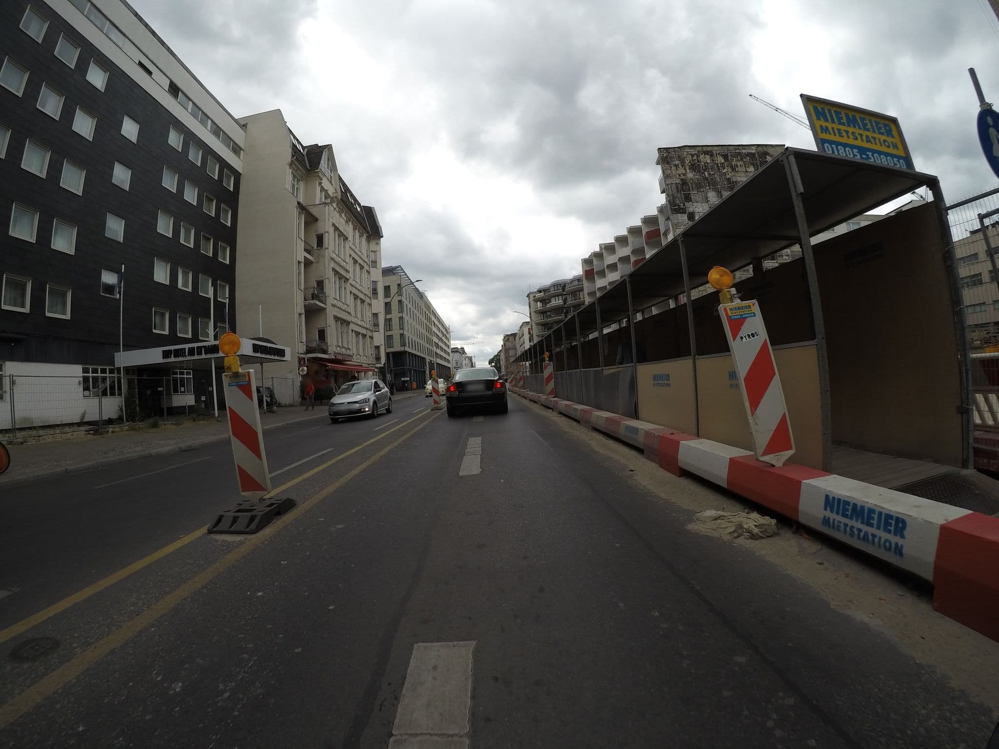 Street view near Amaryl City Hotel, Schöneberg — © kartonage (CC BY-SA · Mapillary)