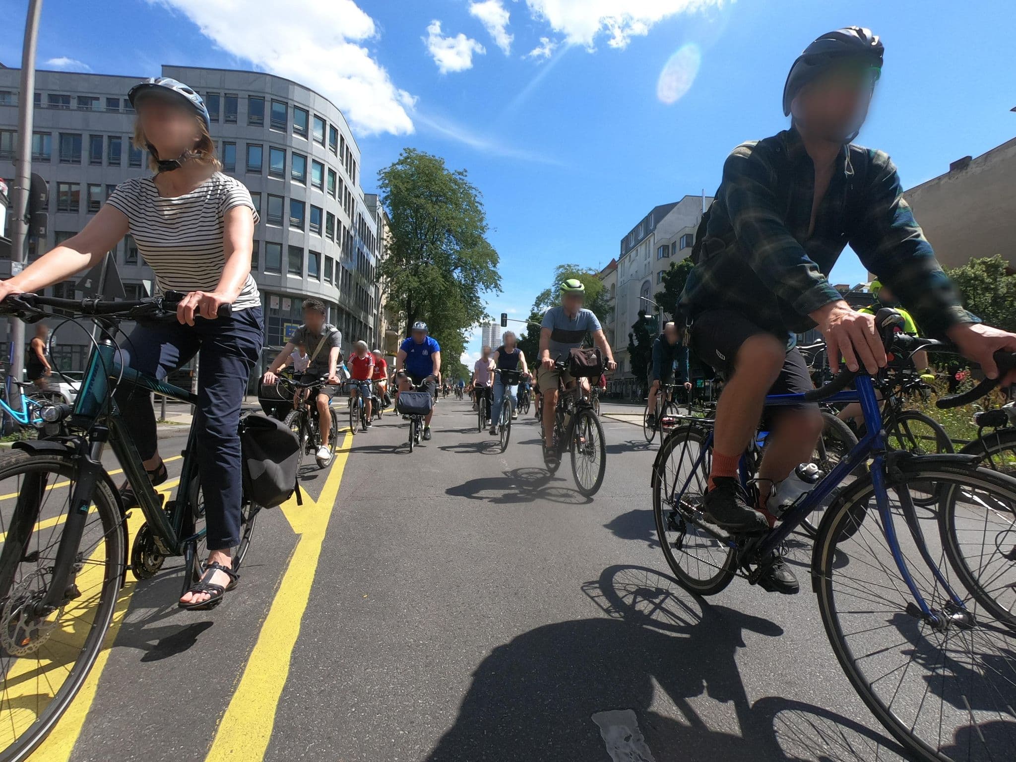 Street view near Apartments near Kurfürstendamm, Schöneberg — © carlheinz (CC BY-SA · Mapillary)