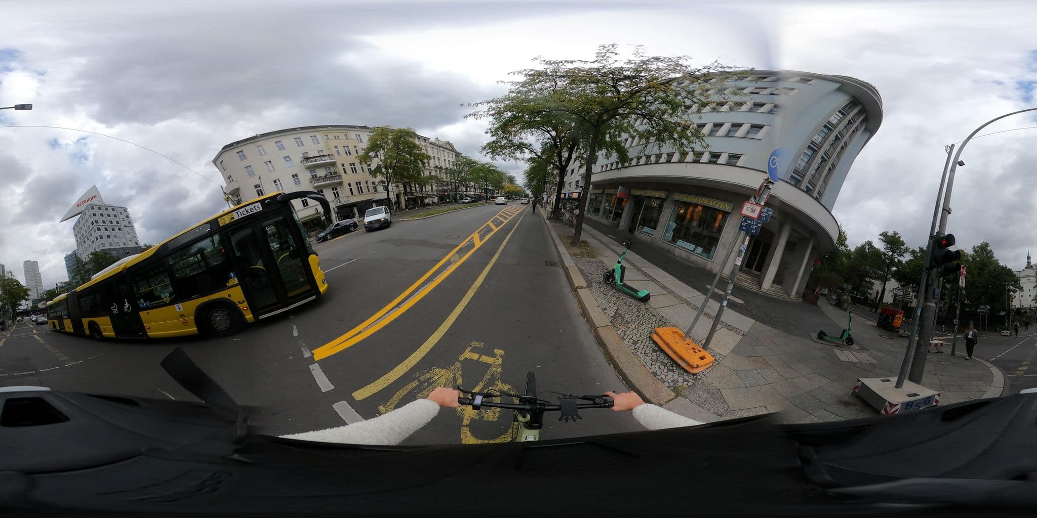 Street view near Hotel Savoy Berlin, Schöneberg — © i_louisa (CC BY-SA · Mapillary)