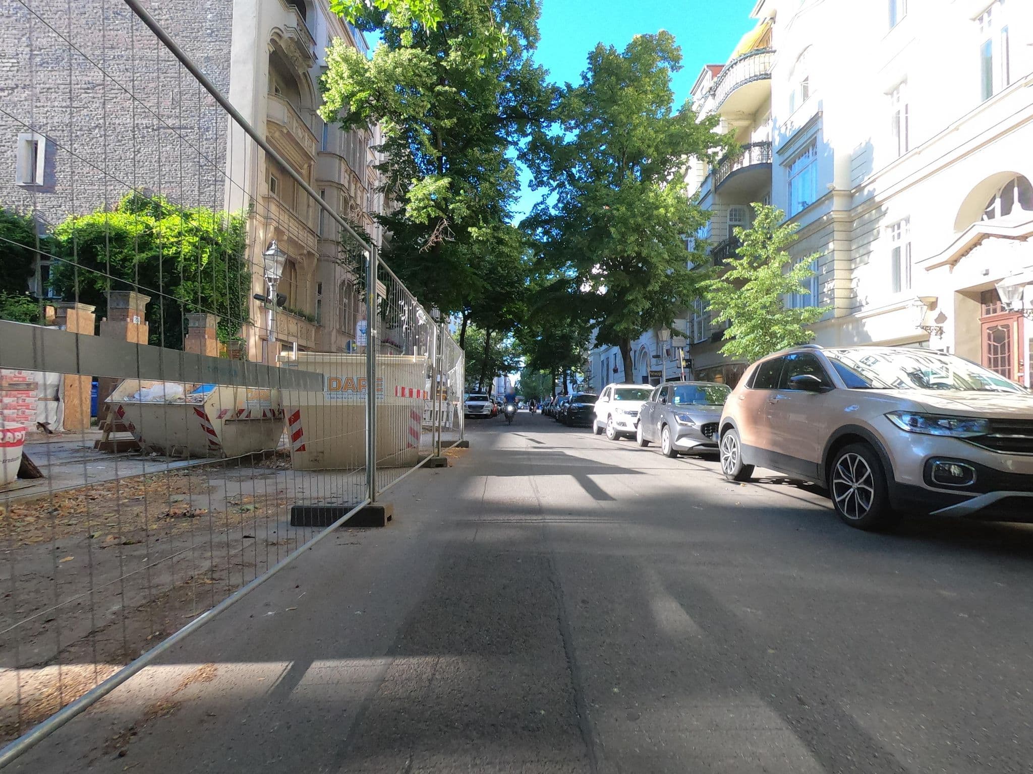 Street view near Hotel-Pension Fasanenhaus, Schöneberg — © carlheinz (CC BY-SA · Mapillary)