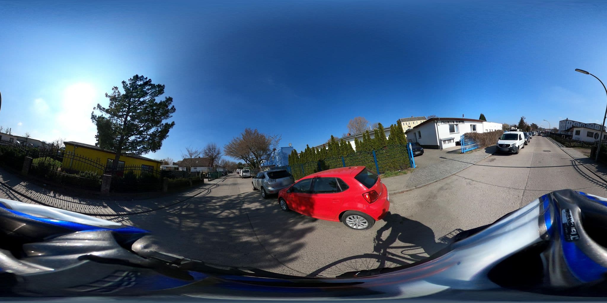 Street view near Premium Hostel Berlin, Reinickendorf — © eserte (CC BY-SA · Mapillary)