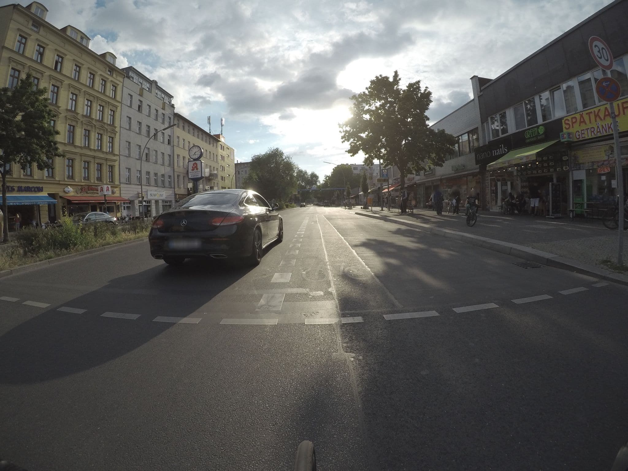 Street view near Berlin City Guesthouse, Moabit — © kartonage (CC BY-SA · Mapillary)