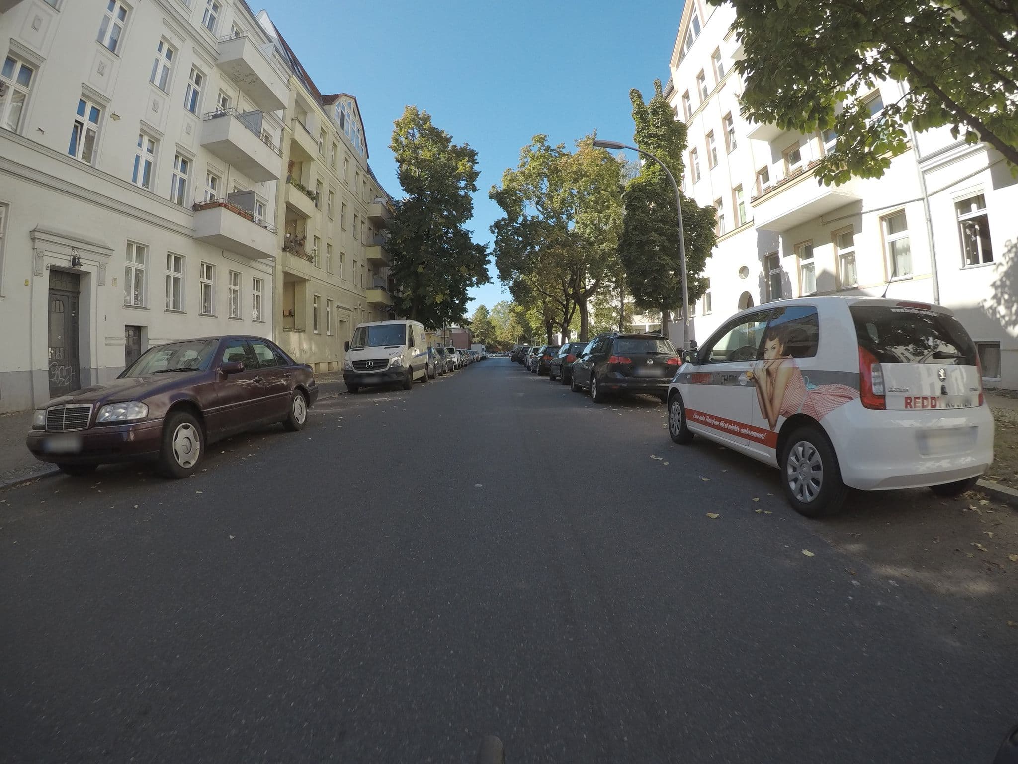 Street view near Pension Sonnenschein, Tegel — © kartonage (CC BY-SA · Mapillary)
