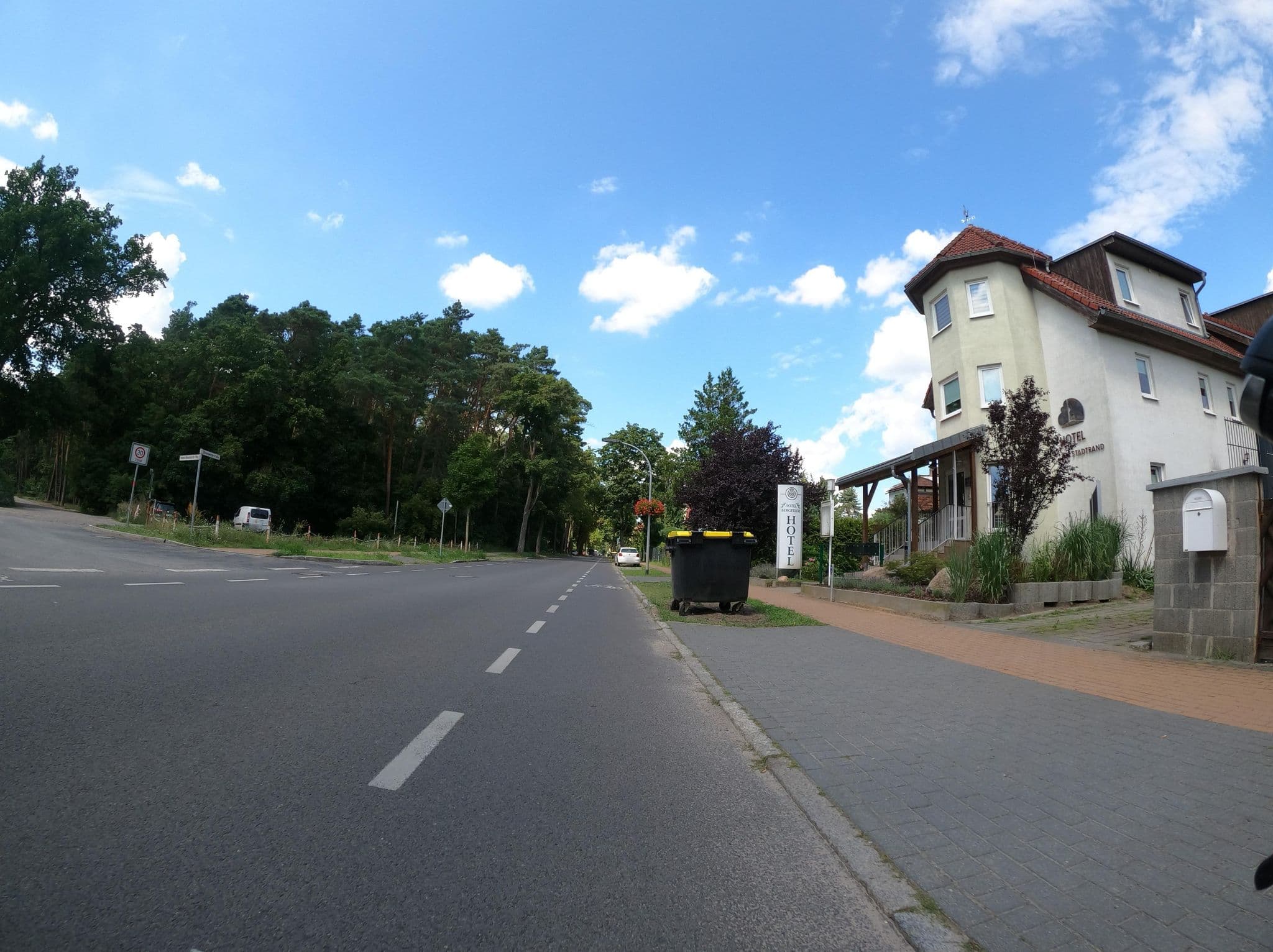 Street view near Maik Müller, Hohen Neuendorf — © Langfahrer (CC BY-SA · Mapillary)