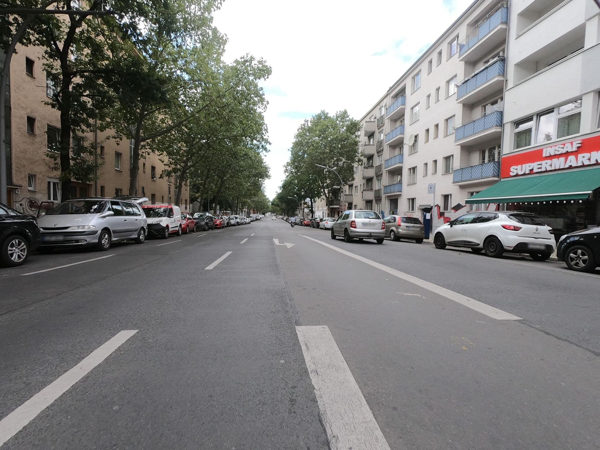 Street view near Sickinger Hof Hotel und Pension, Moabit — © carlheinz (CC BY-SA · Mapillary)
