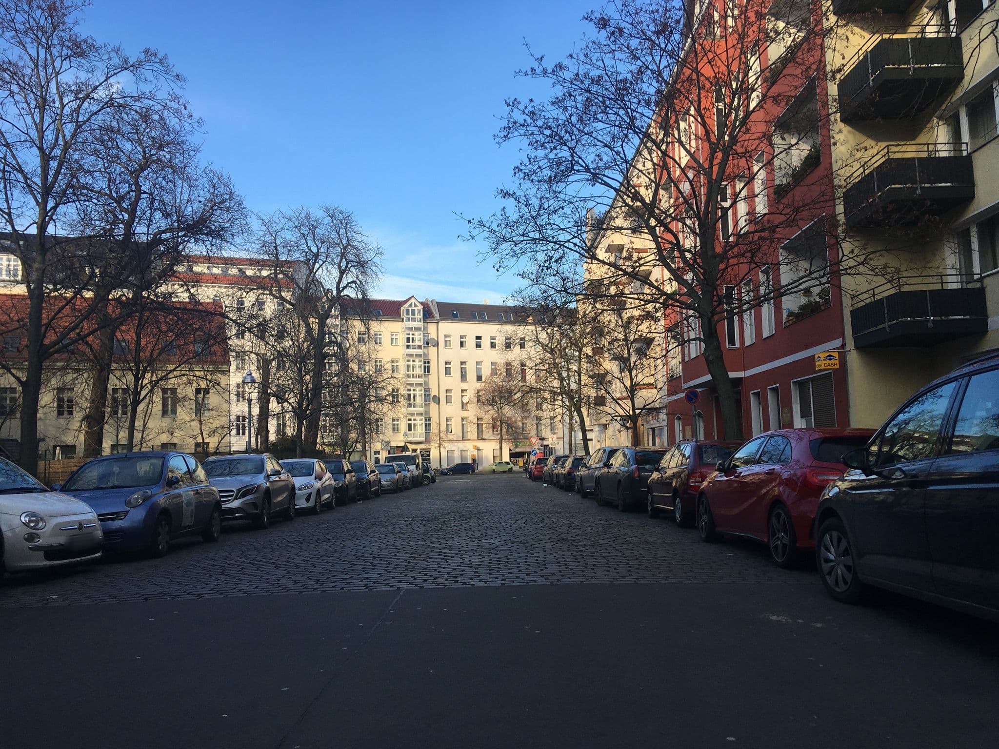 Street view near Leu Hotel Betriebs GmbH Kyra Leu, Moabit — © carlheinz (CC BY-SA · Mapillary)