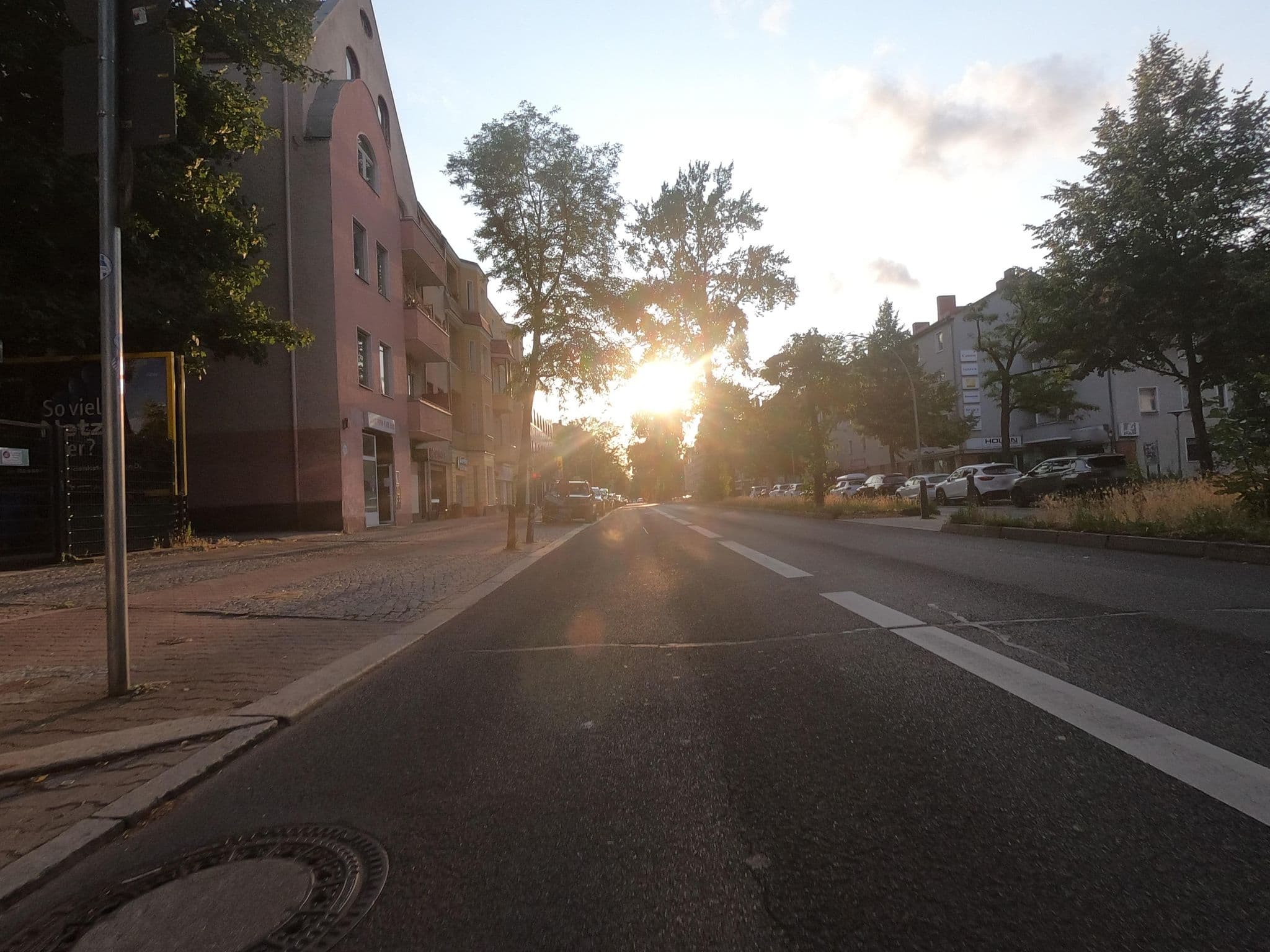Street view near Butzelhöhle, Reinickendorf — © carlheinz (CC BY-SA · Mapillary)