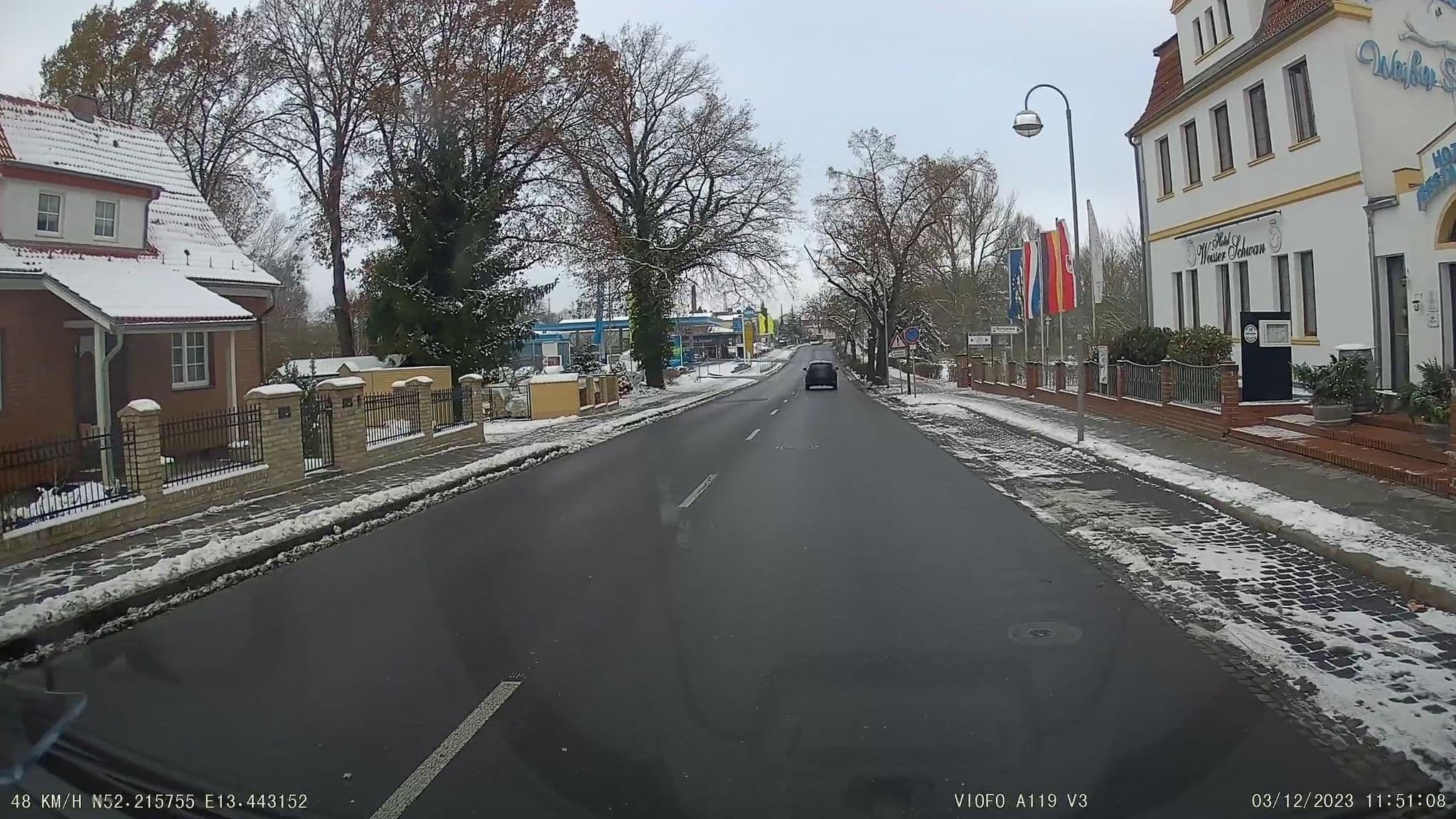 Street view near Hotel & Restaurant Weisser Schwan, Zossen — © alexander2010 (CC BY-SA · Mapillary)