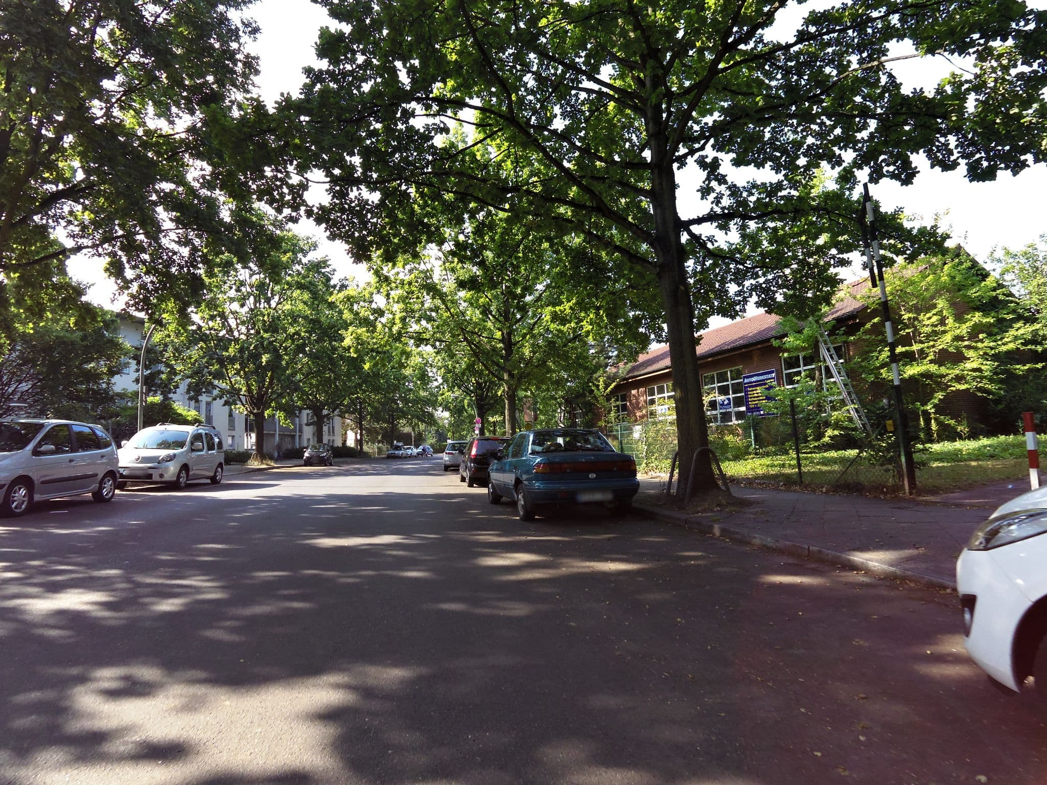 Street view near Rentenberater Andreas Lorenz, Lichtenrade — © moenk (CC BY-SA · Mapillary)