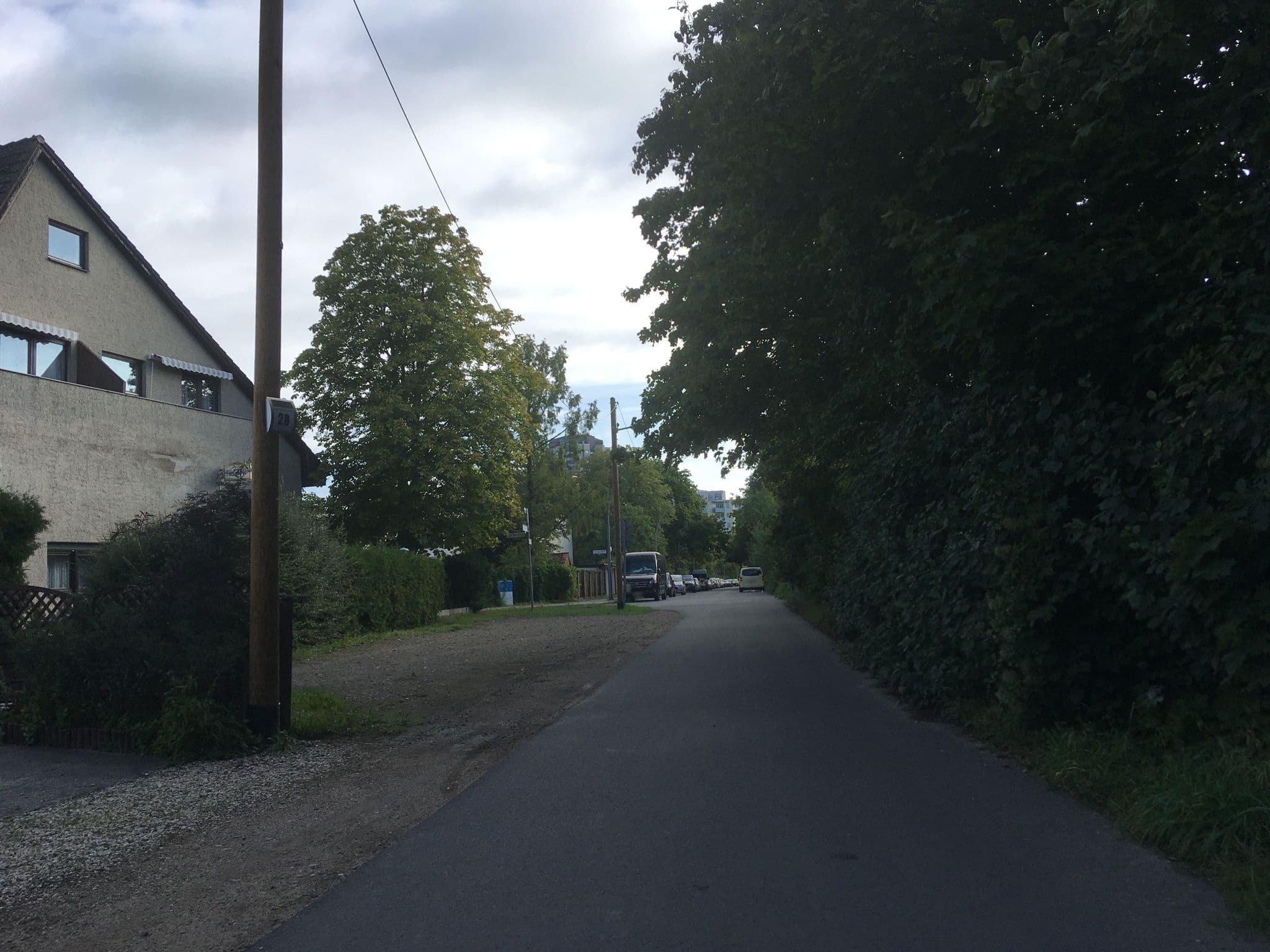 Street view near Pension Rüdinger, Gropiusstadt — © carlheinz (CC BY-SA · Mapillary)