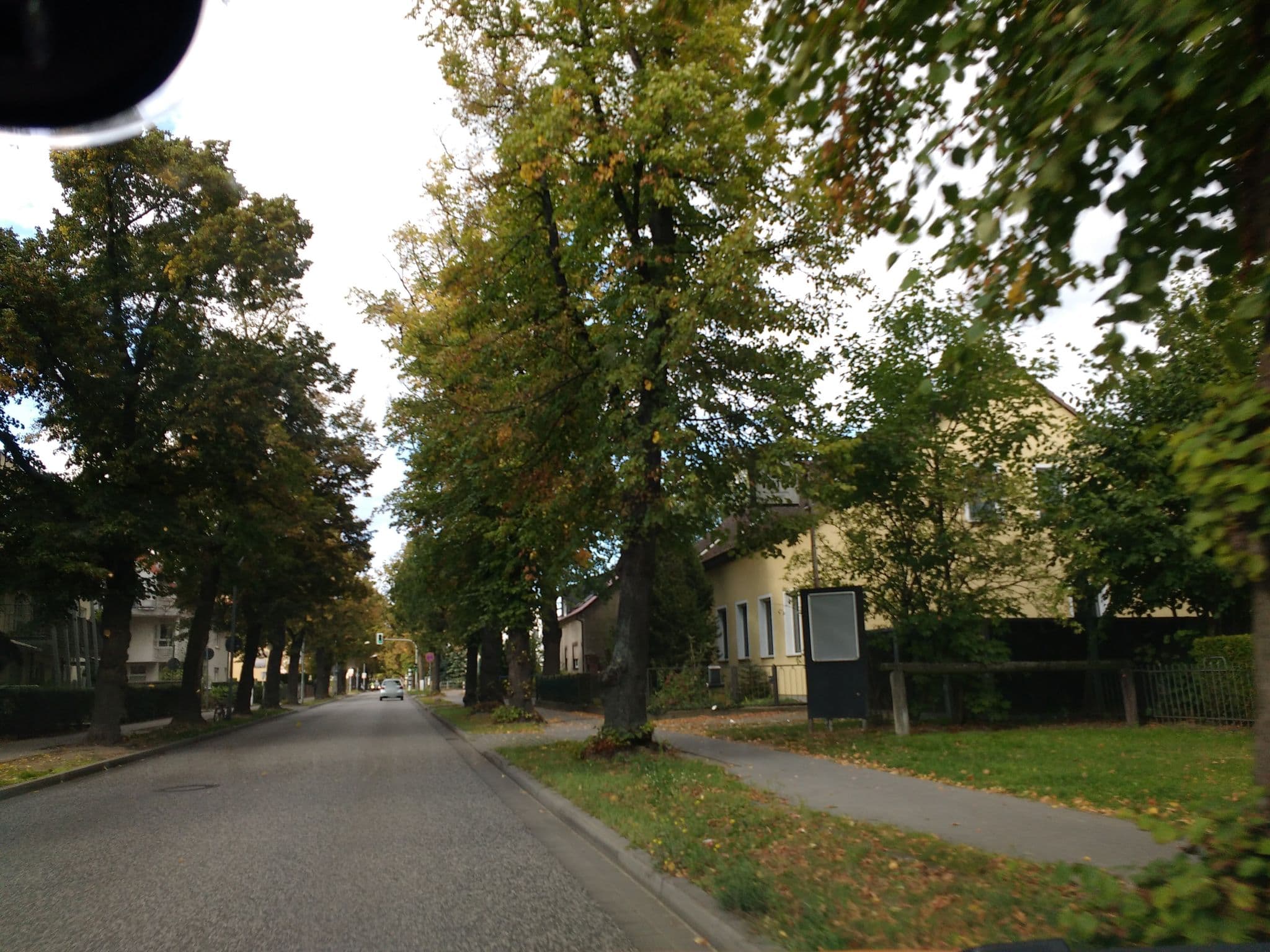 Street view near Hotellerie GmbH, Lichtenrade — © moenk (CC BY-SA · Mapillary)