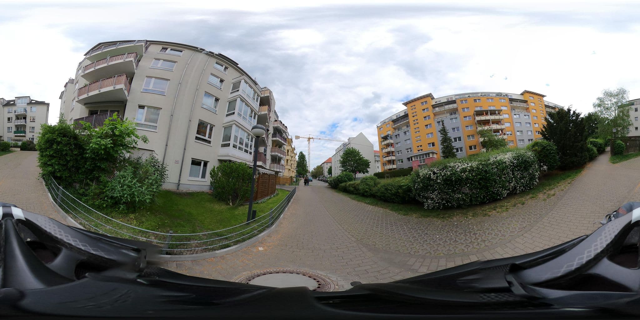 Street view near Herrenhaus 5, Johannisthal — © stefanhrt (CC BY-SA · Mapillary)