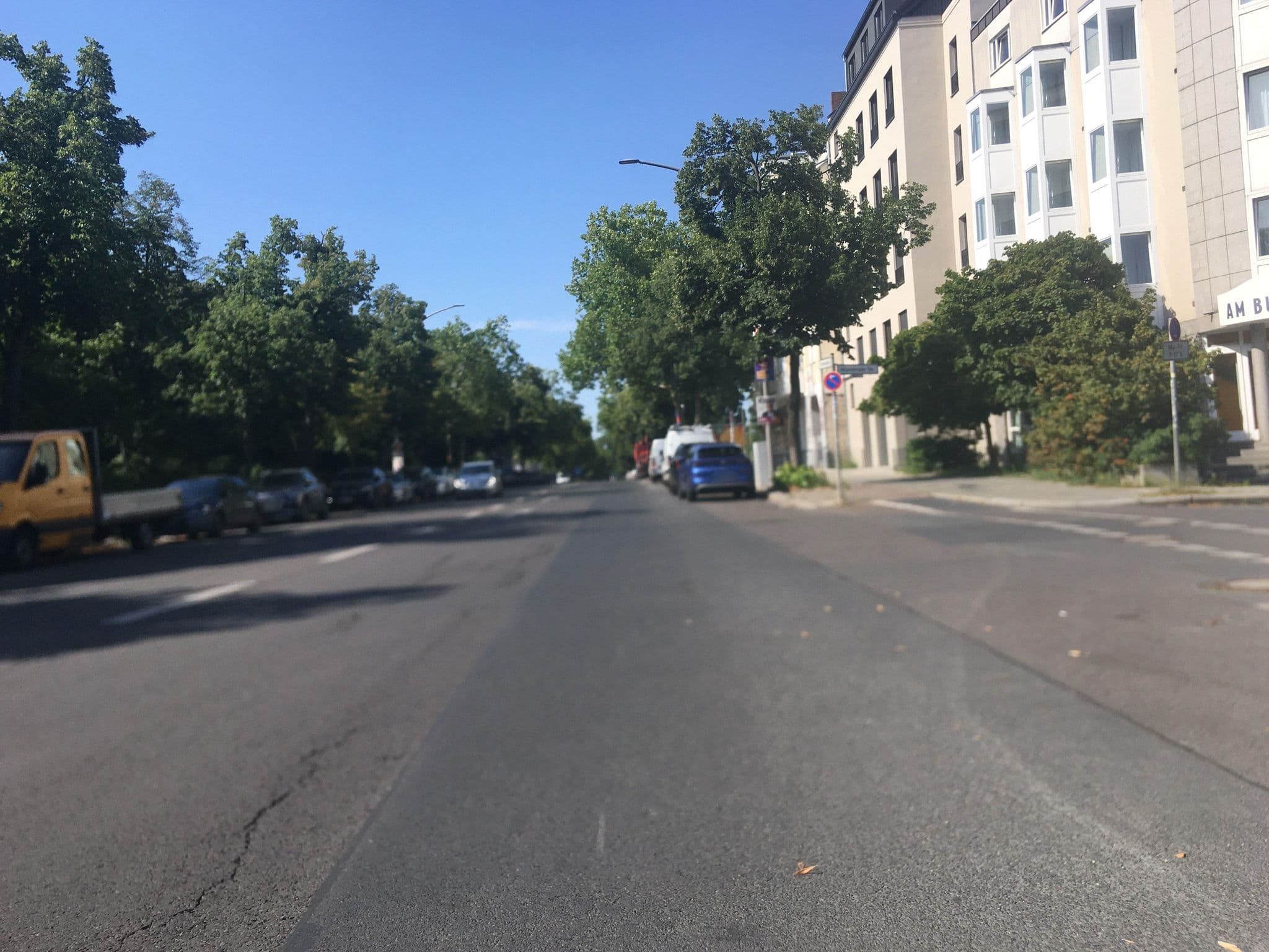 Street view near Z.T. Hotel GmbH, Britz — © carlheinz (CC BY-SA · Mapillary)