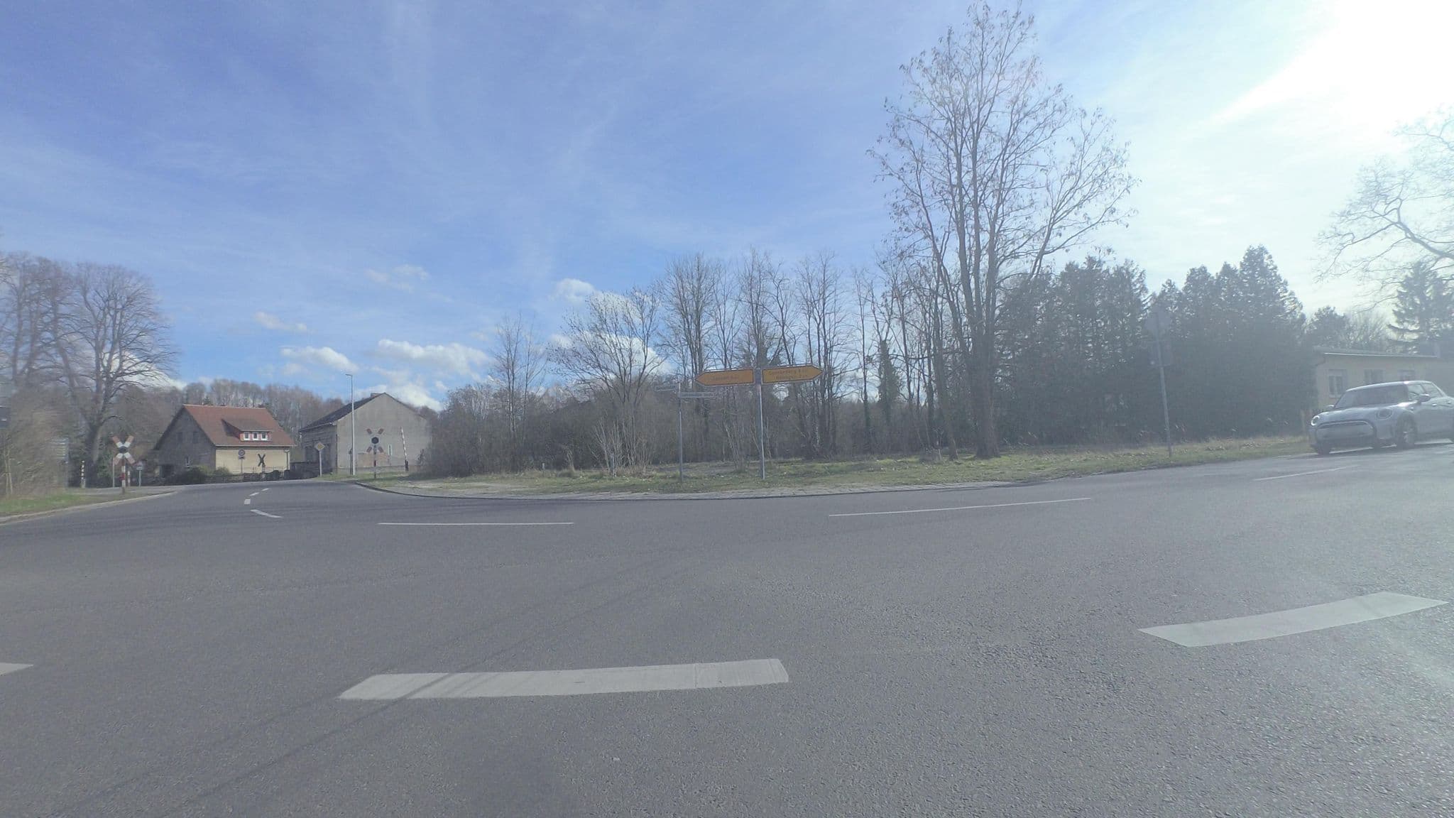 Street view near Landhaus Mellensee, Zossen — © britiger (CC BY-SA · Mapillary)
