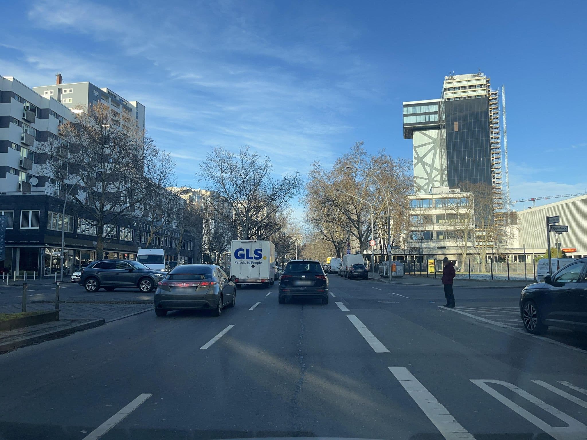 Street view near BB Hotel, Schöneberg — © masterofnoroad (CC BY-SA · Mapillary)