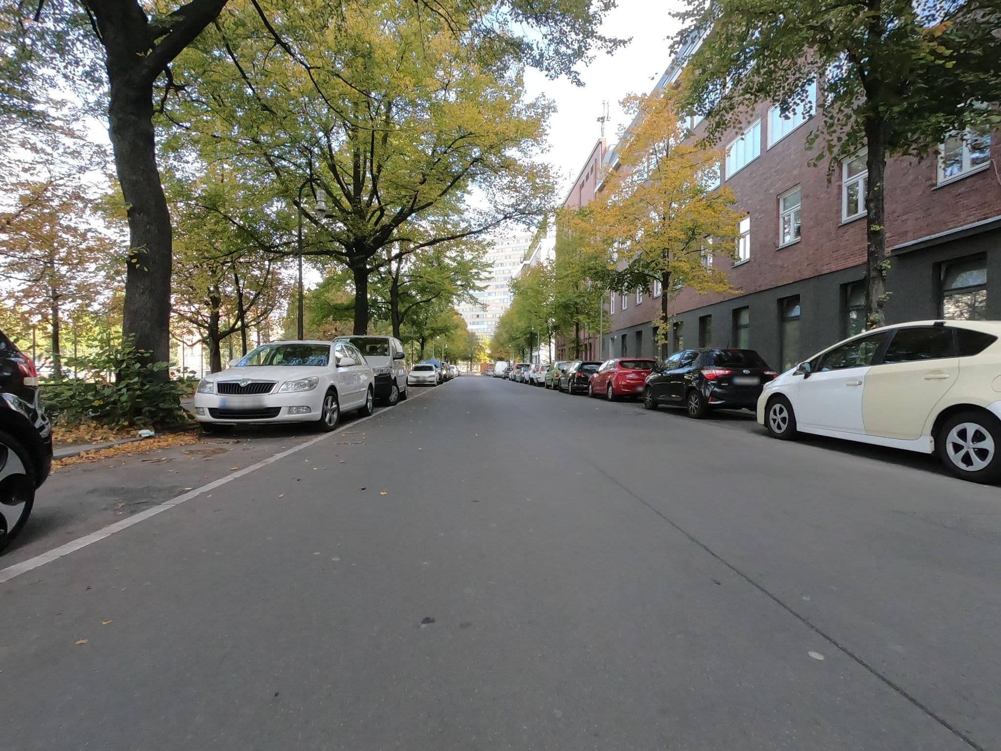 Street view near Crowne Plaza Berlin Potzdamer Plaz, Kreuzberg — © carlheinz (CC BY-SA · Mapillary)