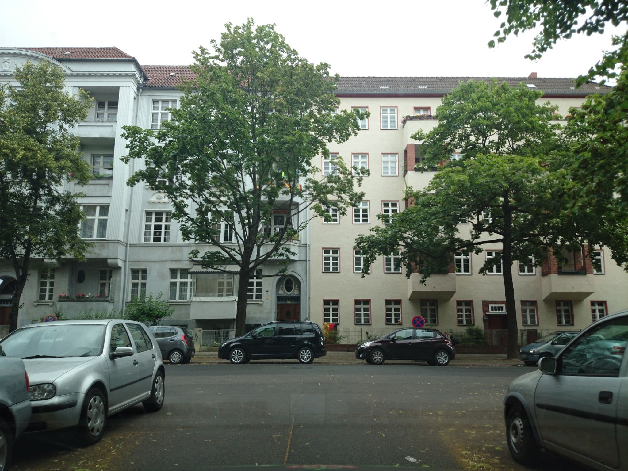 Street view near AirBNB Theodorstraße, Tempelhof — © jacobbraeutigam (CC BY-SA · Mapillary)