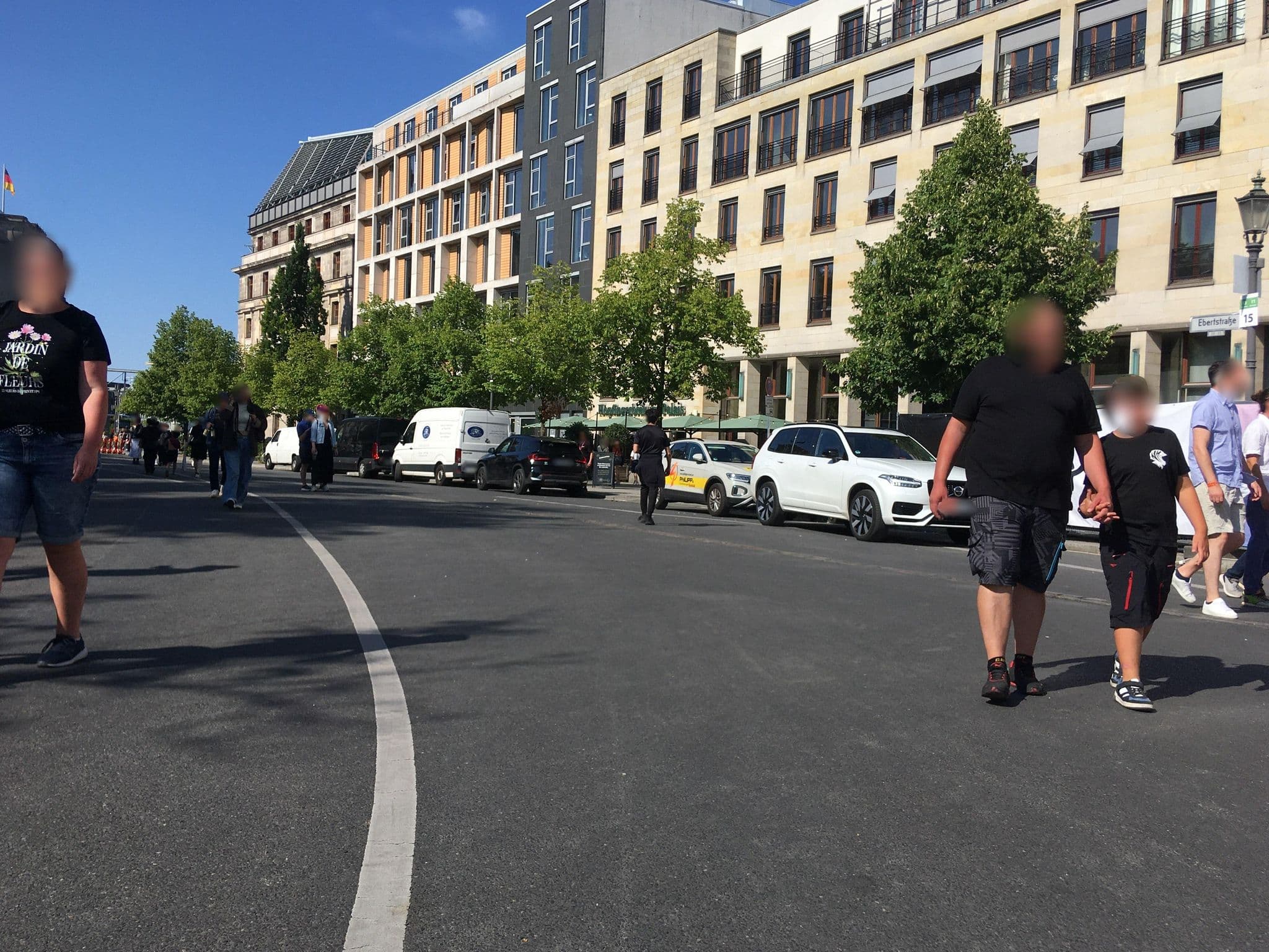 Street view near Breakfast At Adlon Hotel, Tiergarten — © carlheinz (CC BY-SA · Mapillary)