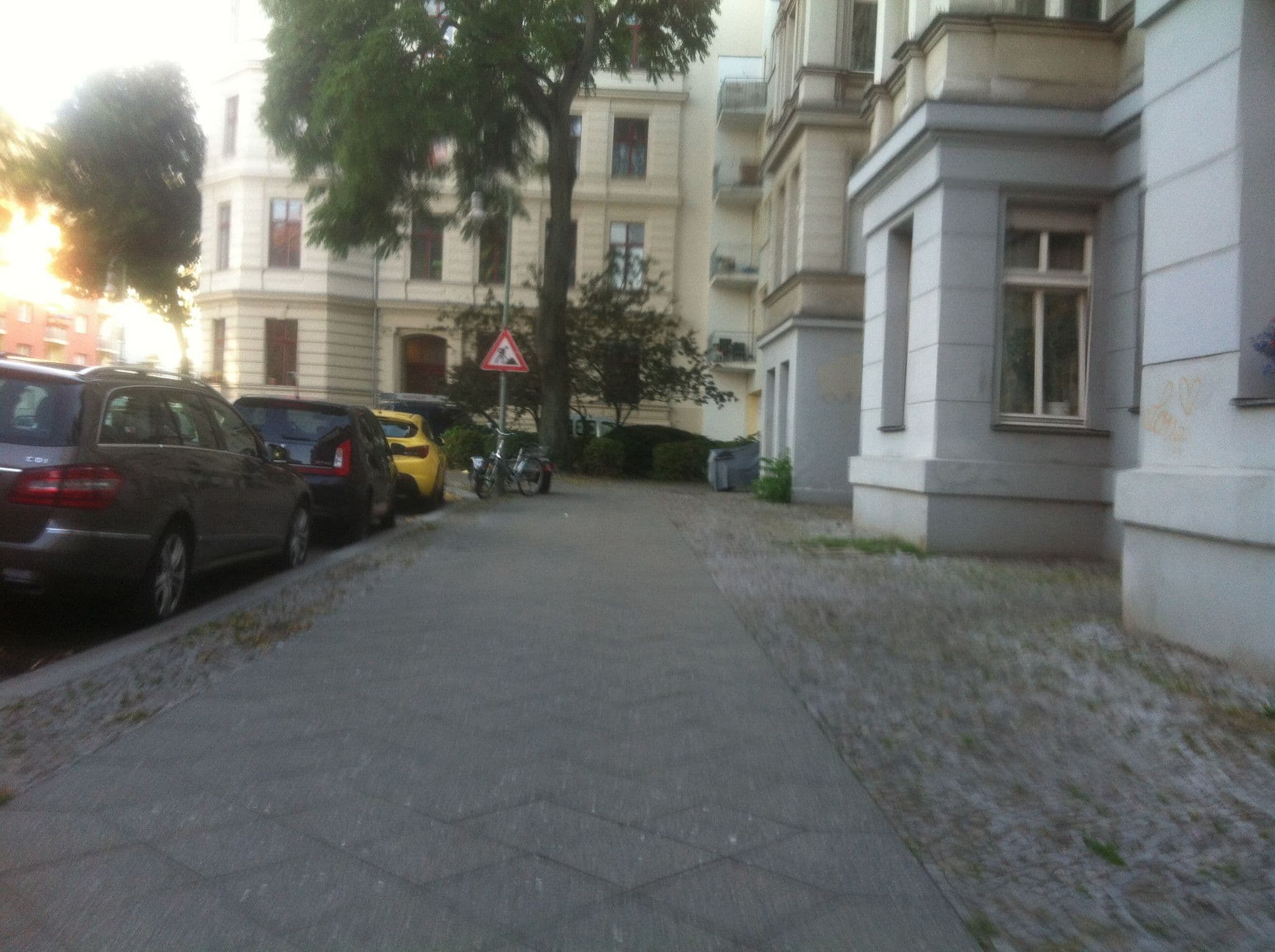 Street view near Villa Schöneberg, Schöneberg — © jhninc (CC BY-SA · Mapillary)