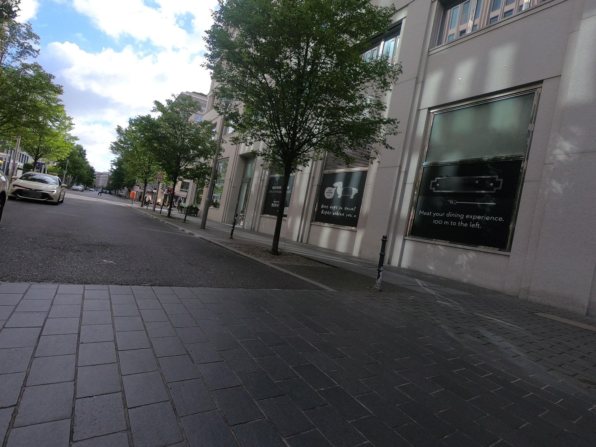 Street view near Executive Suite 620, Tiergarten — © carlheinz (CC BY-SA · Mapillary)