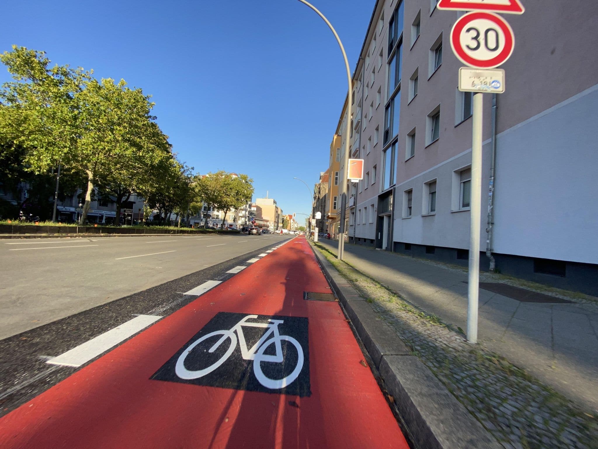 Street view near House Berlin Apartments, Schöneberg — © eserte (CC BY-SA · Mapillary)