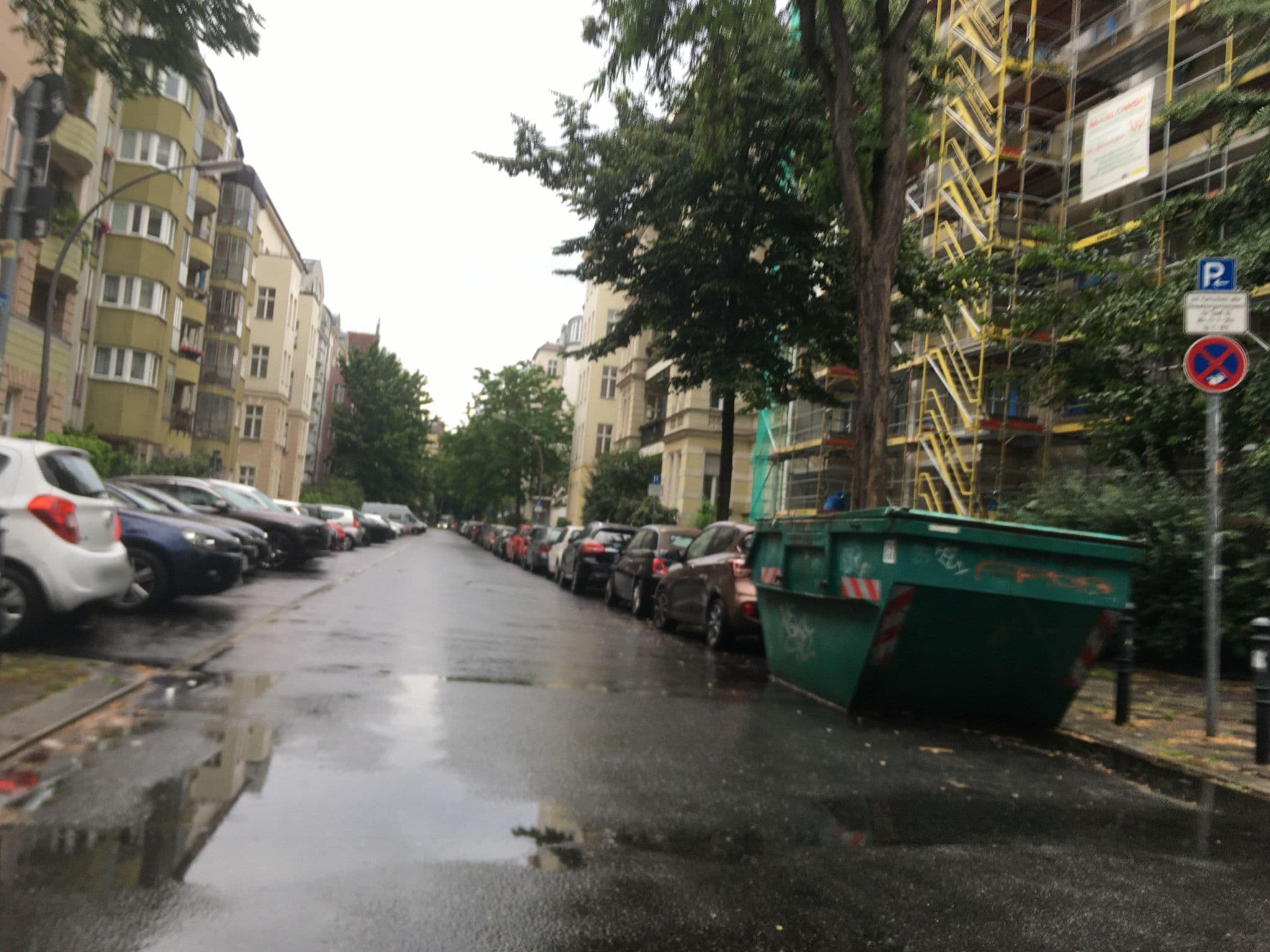 Street view near Laki Uma Berlin, Schöneberg — © carlheinz (CC BY-SA · Mapillary)