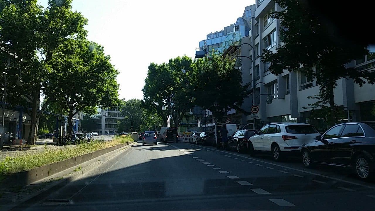 Street view near Be My Guest Berlin Apartments, Schöneberg — © tian (CC BY-SA · Mapillary)