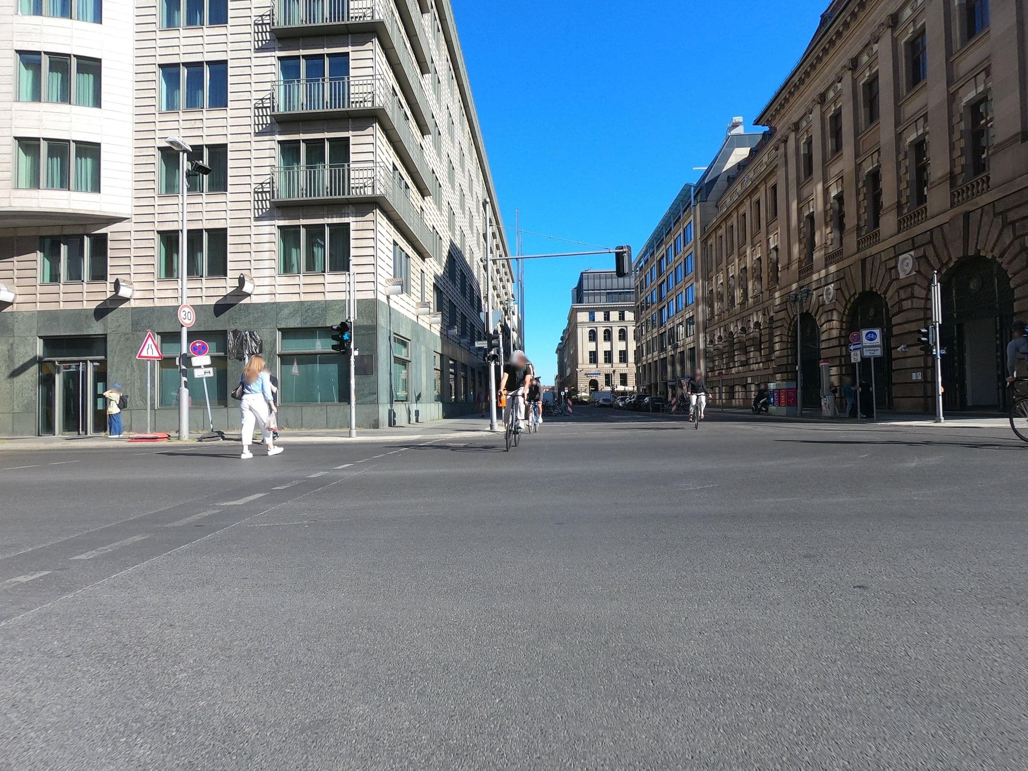 Street view near Four Seasons Hotel Berlin, Mitte — © carlheinz (CC BY-SA · Mapillary)