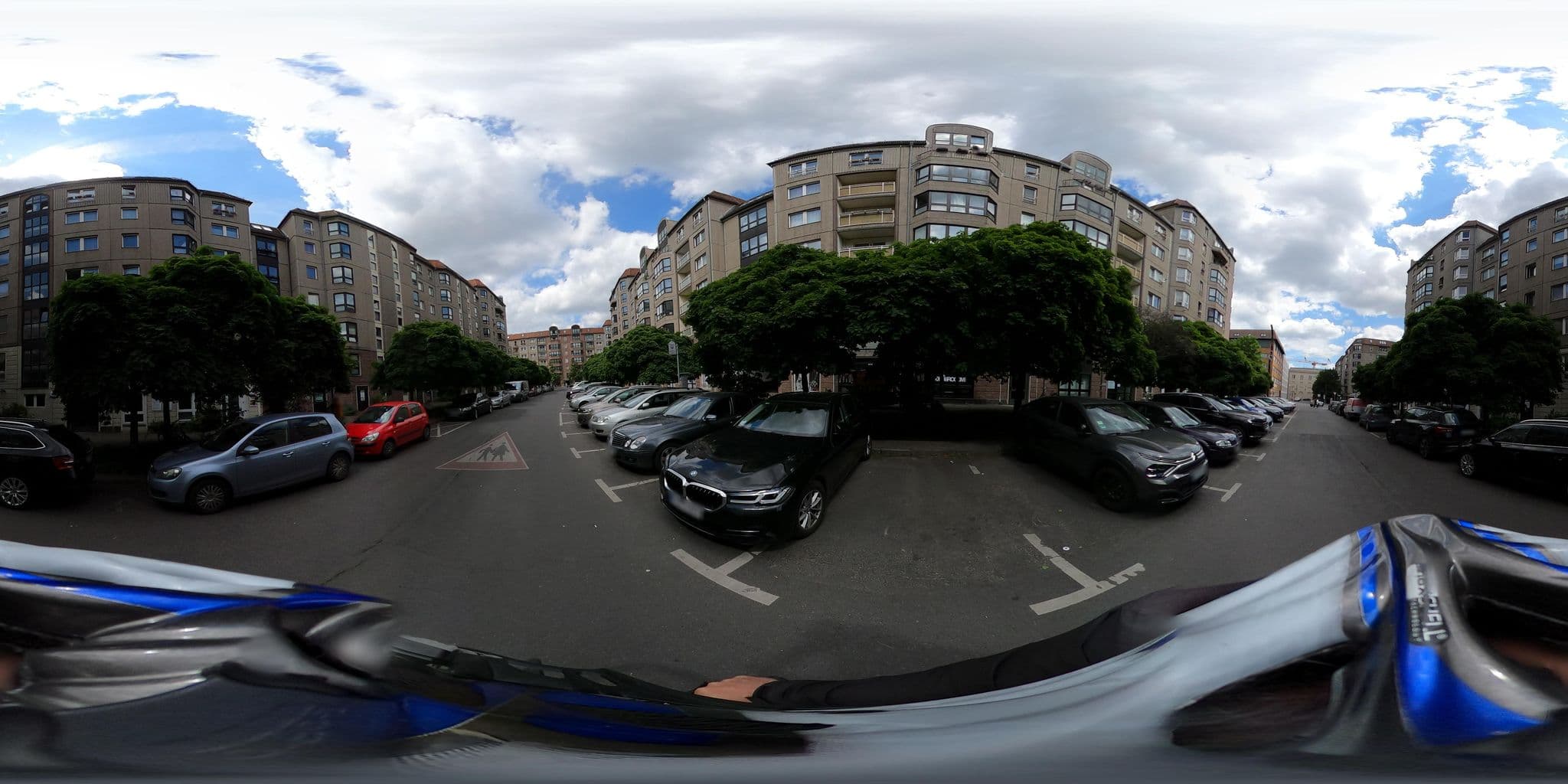Street view near Sixmiles Guesthouse, Tiergarten — © eserte (CC BY-SA · Mapillary)