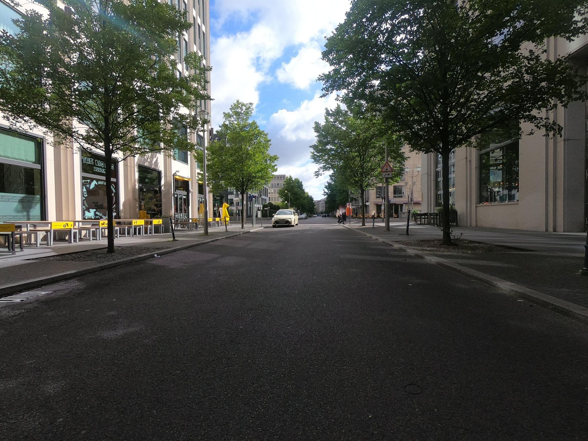 Street view near Berlin Marriott Hotel, Tiergarten — © carlheinz (CC BY-SA · Mapillary)