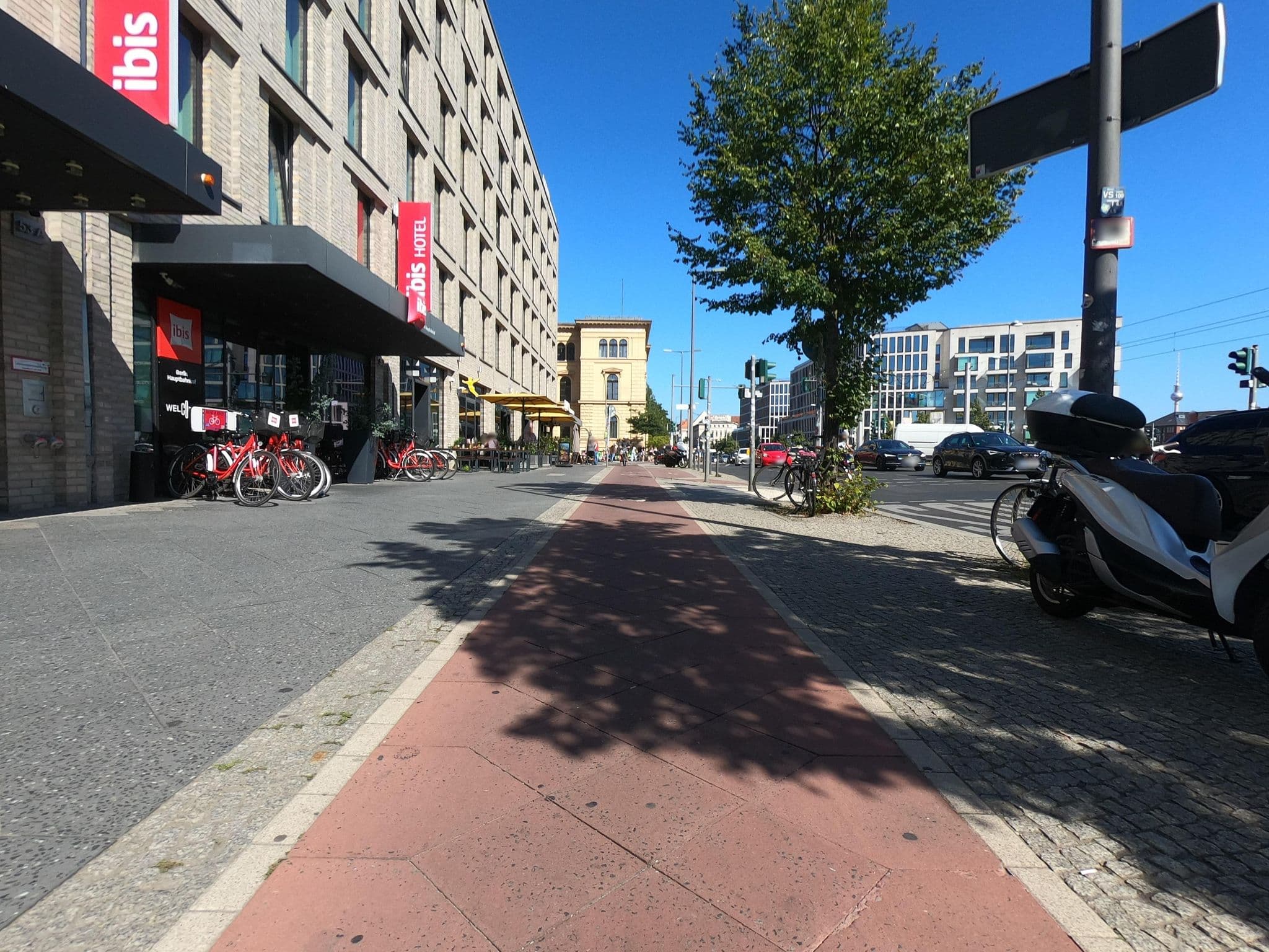 Street view near Breakfast Ibis, Tiergarten — © carlheinz (CC BY-SA · Mapillary)
