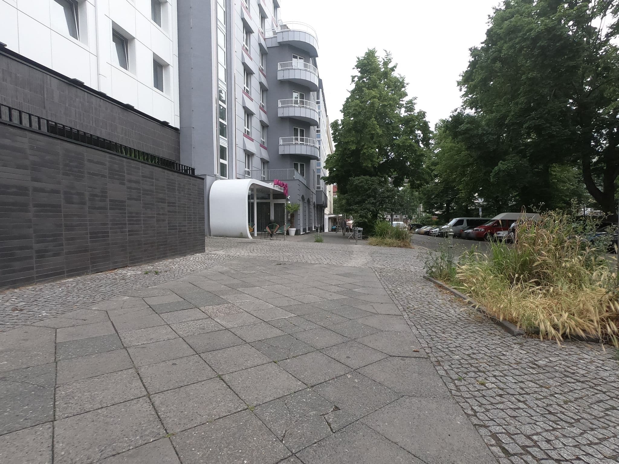Street view near Holiday Inn Berlin Mitte, Gesundbrunnen — © carlheinz (CC BY-SA · Mapillary)