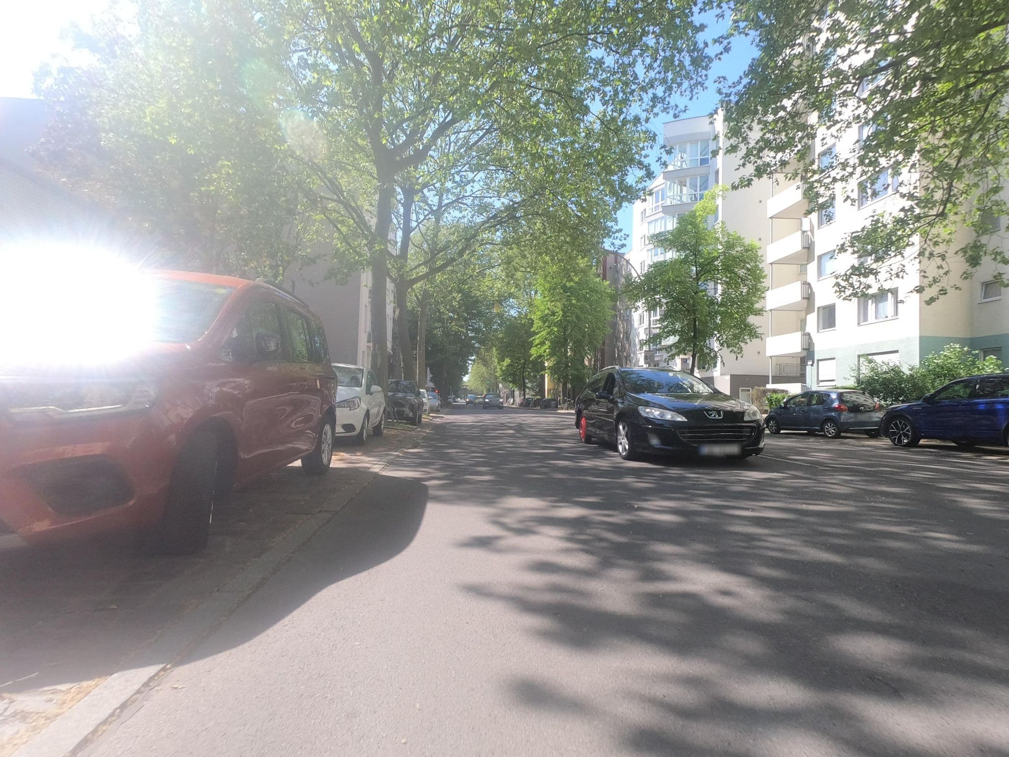 Street view near Heart of Berlin, Tiergarten — © carlheinz (CC BY-SA · Mapillary)