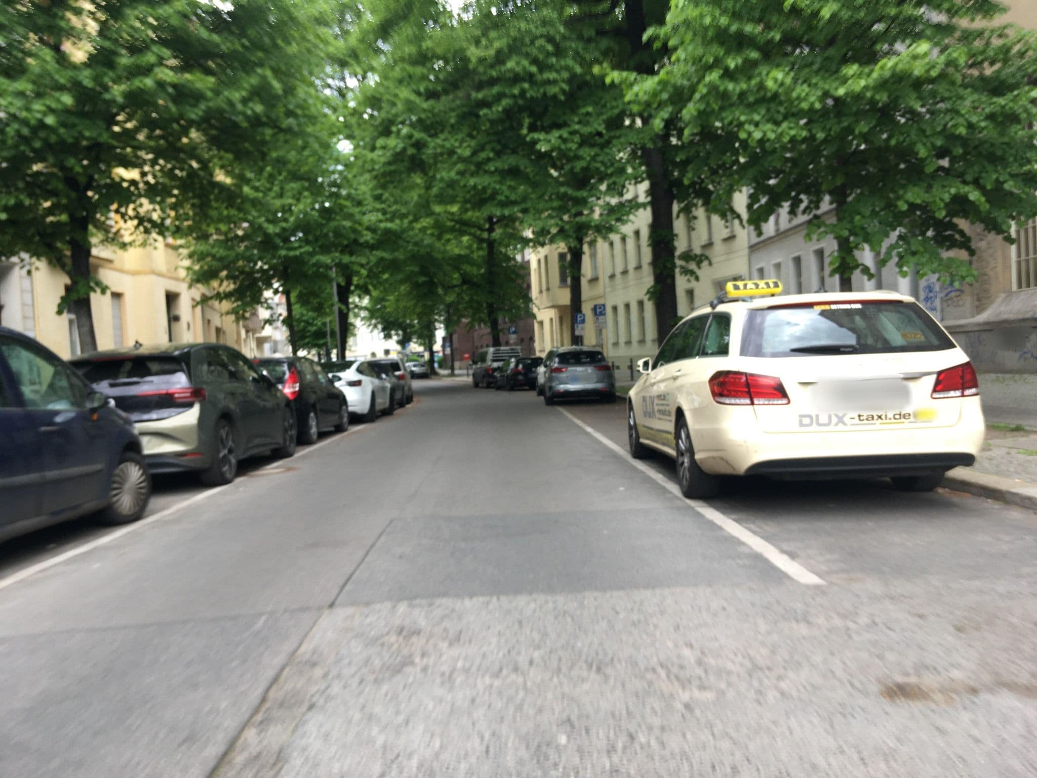 Street view near Gästehaus der Humboldt-Universität zu Berlin, Pankow — © carlheinz (CC BY-SA · Mapillary)