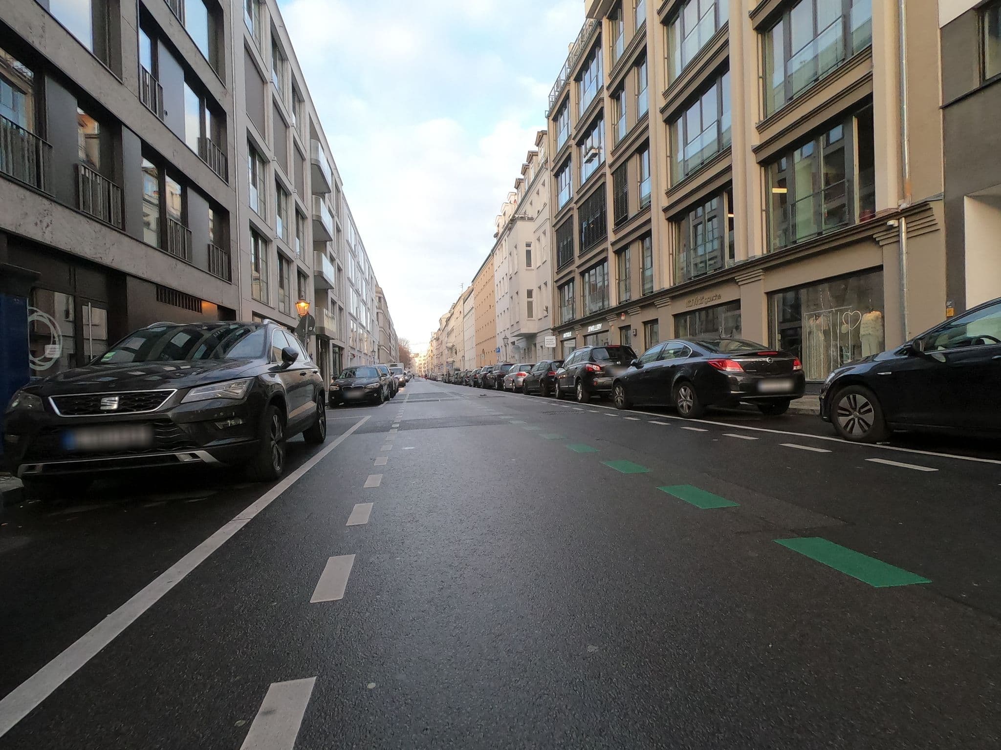 Street view near dromenland, Berlin — © carlheinz (CC BY-SA · Mapillary)