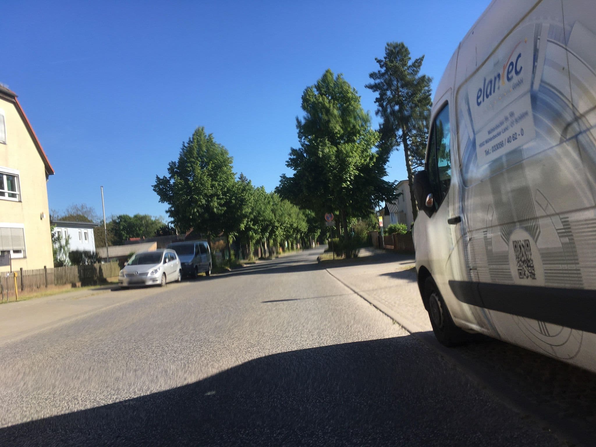 Street view near Pension zur Fichte, Lübars — © carlheinz (CC BY-SA · Mapillary)