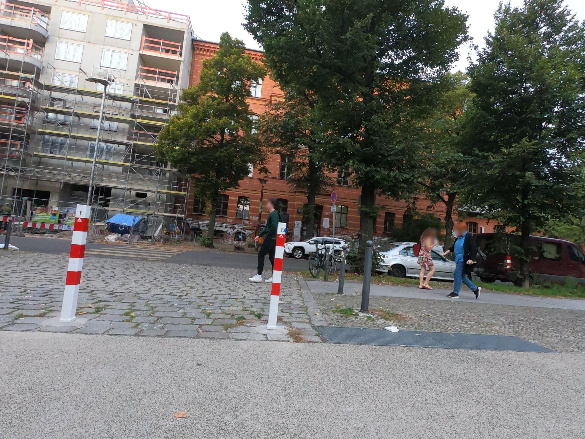 Street view near Modern Apartment in the Luxury Complex Marthashof, Prenzlauer Berg — © carlheinz (CC BY-SA · Mapillary)
