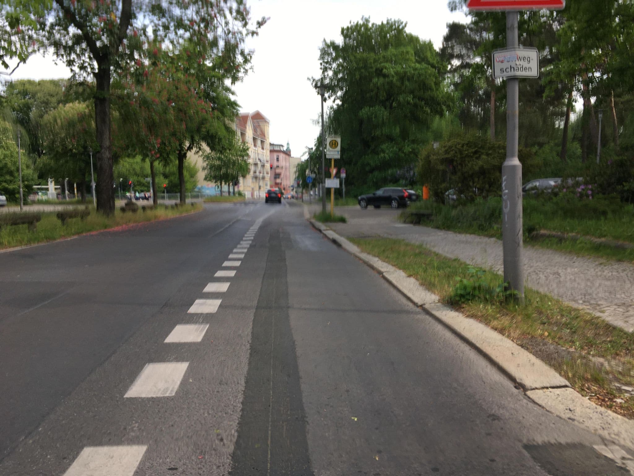 Street view near Hotel Parkidyll, Pankow — © carlheinz (CC BY-SA · Mapillary)